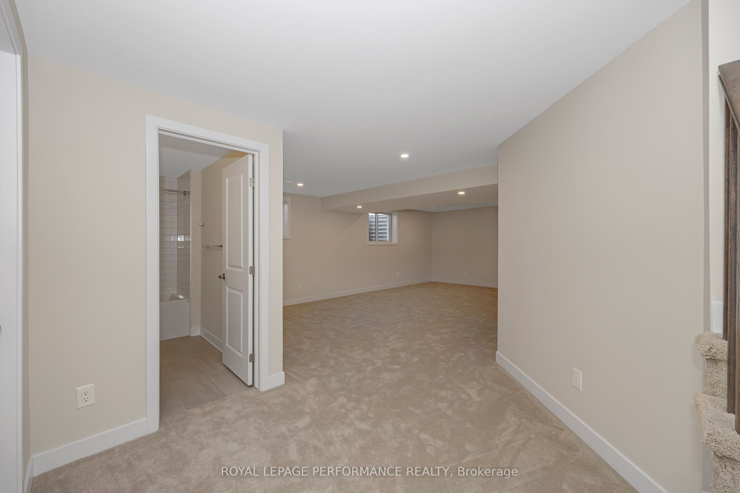 414 Longworth Avenue Property Photo 37