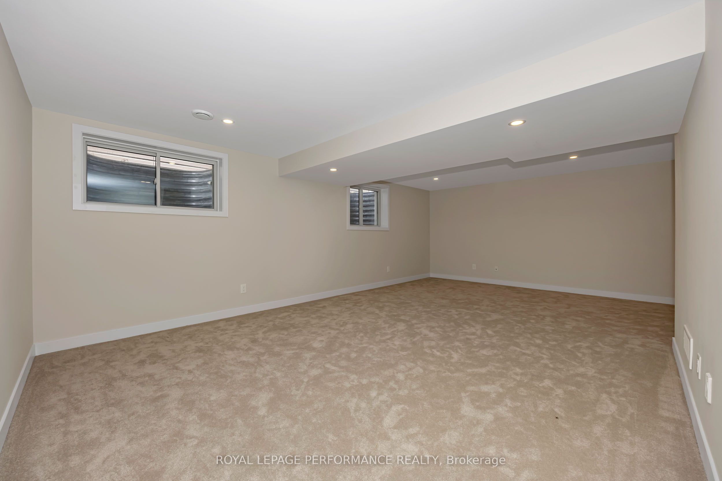414 Longworth Avenue Property Photo 38