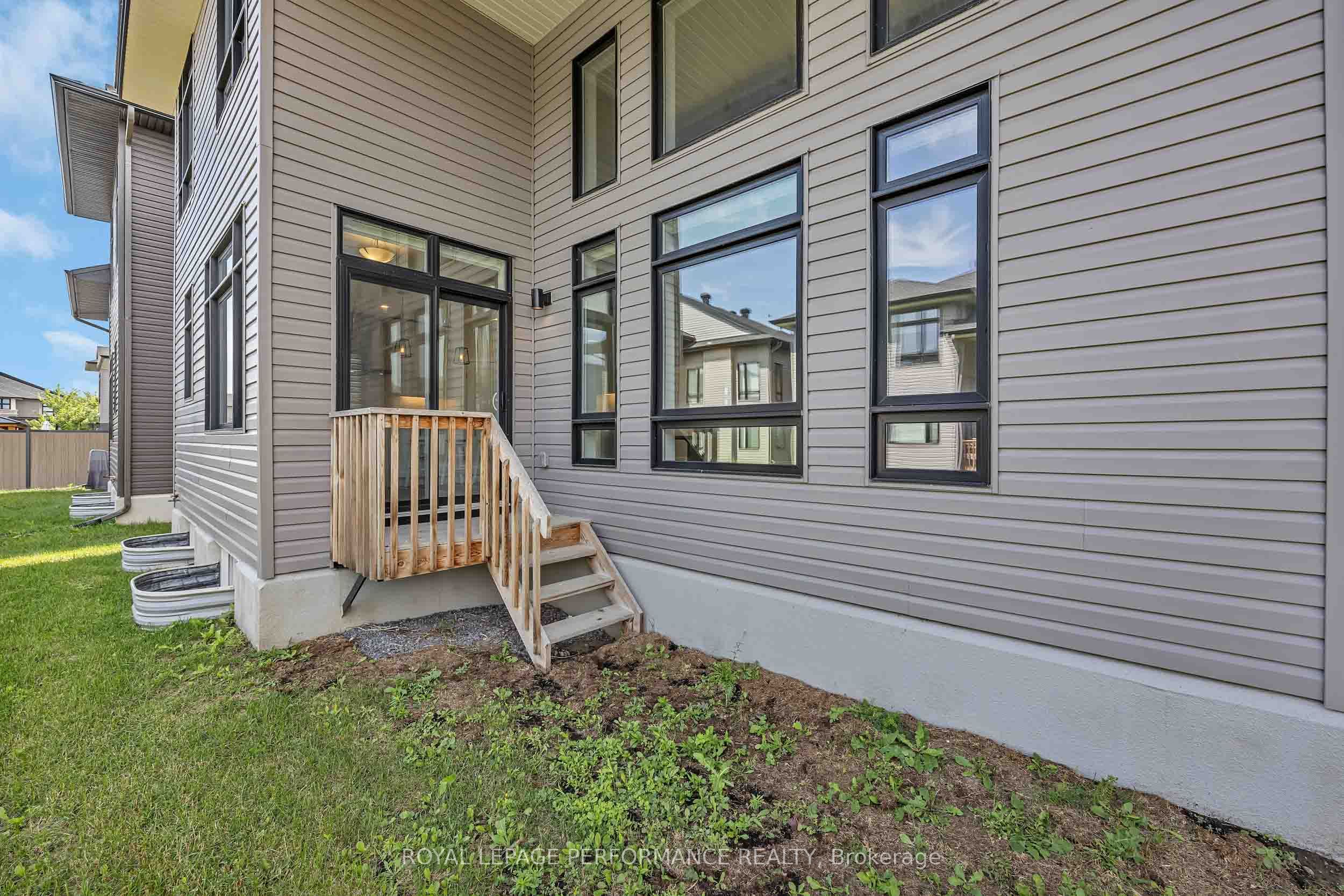 414 Longworth Avenue Property Photo 44