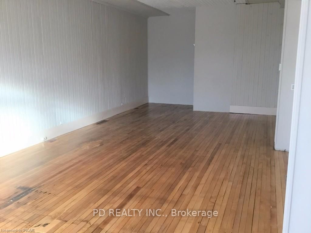 41 King Street E Property Photo 11
