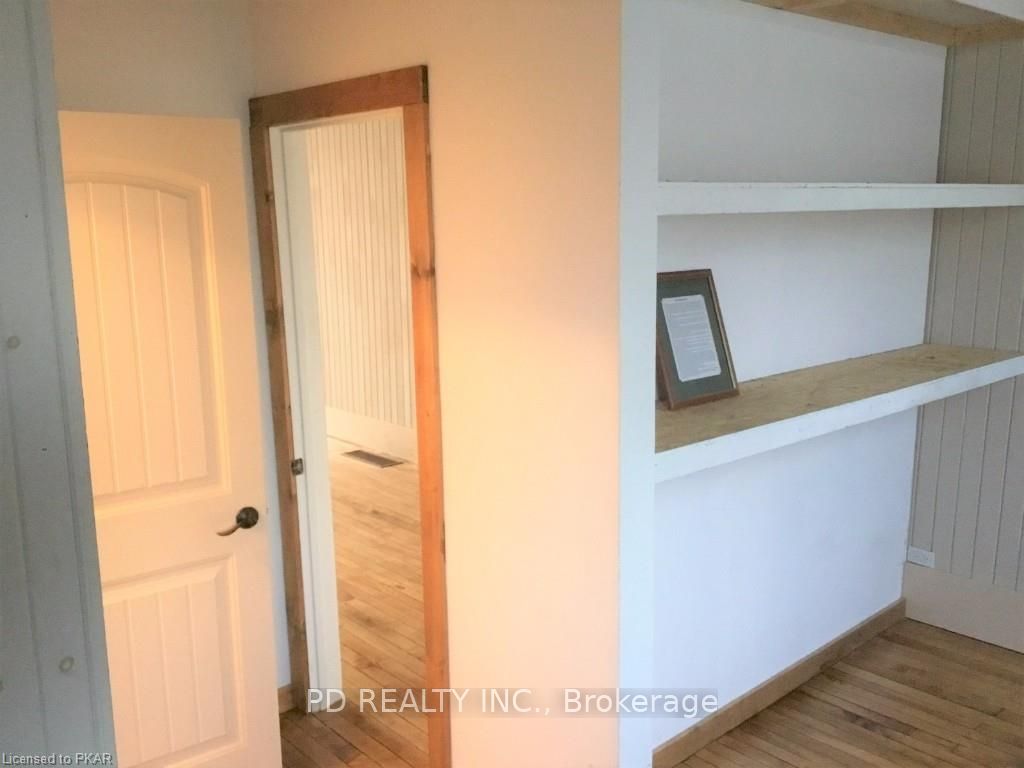 41 King Street E Property Photo 13