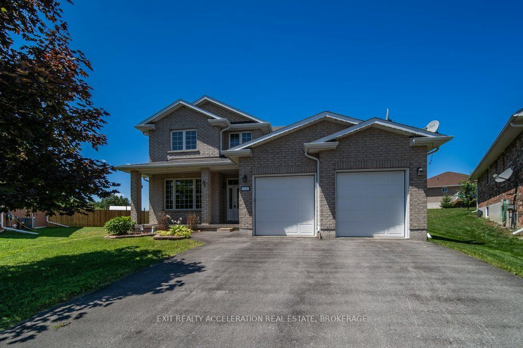 14 Ashwood Crescent Property Photo 2