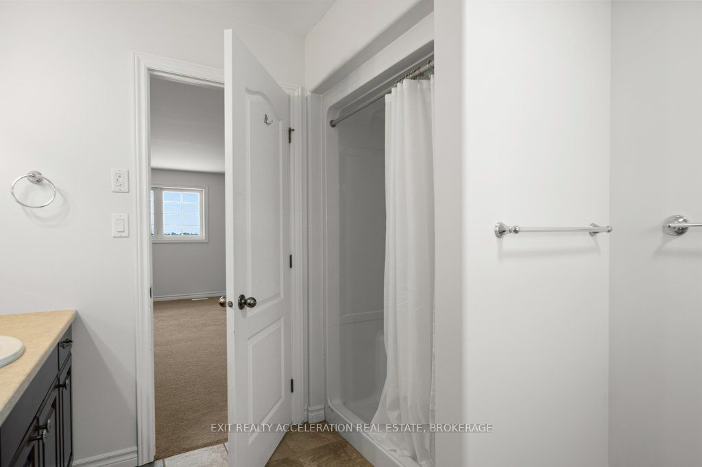 14 Ashwood Crescent Property Photo 26