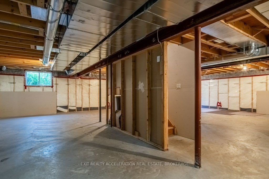 14 Ashwood Crescent Property Photo 32