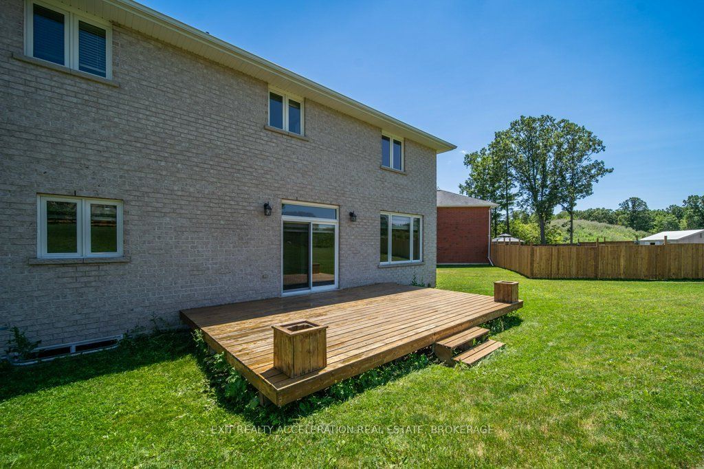 14 Ashwood Crescent Property Photo 37