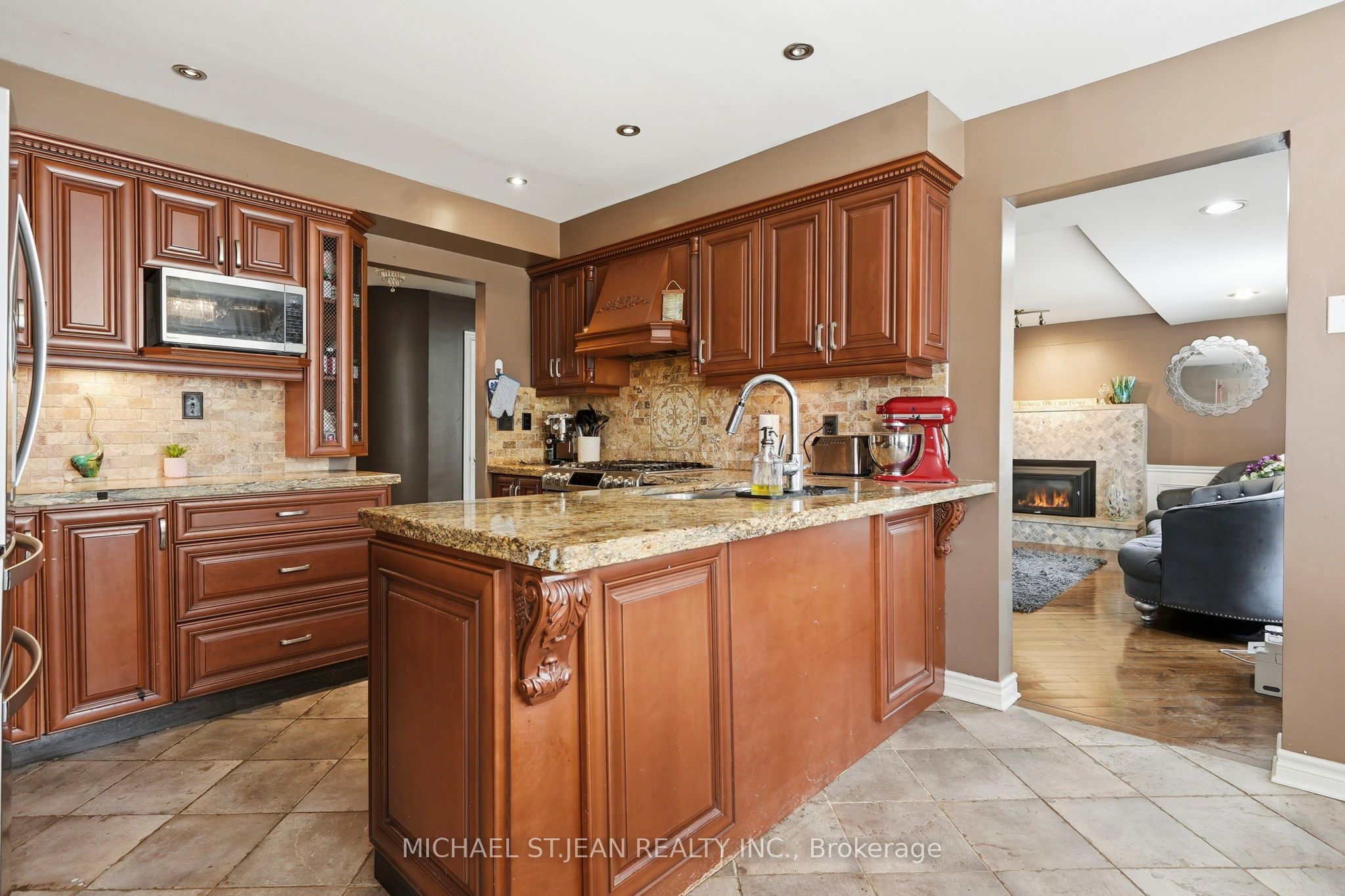 55 Woodside Square Property Photo 11