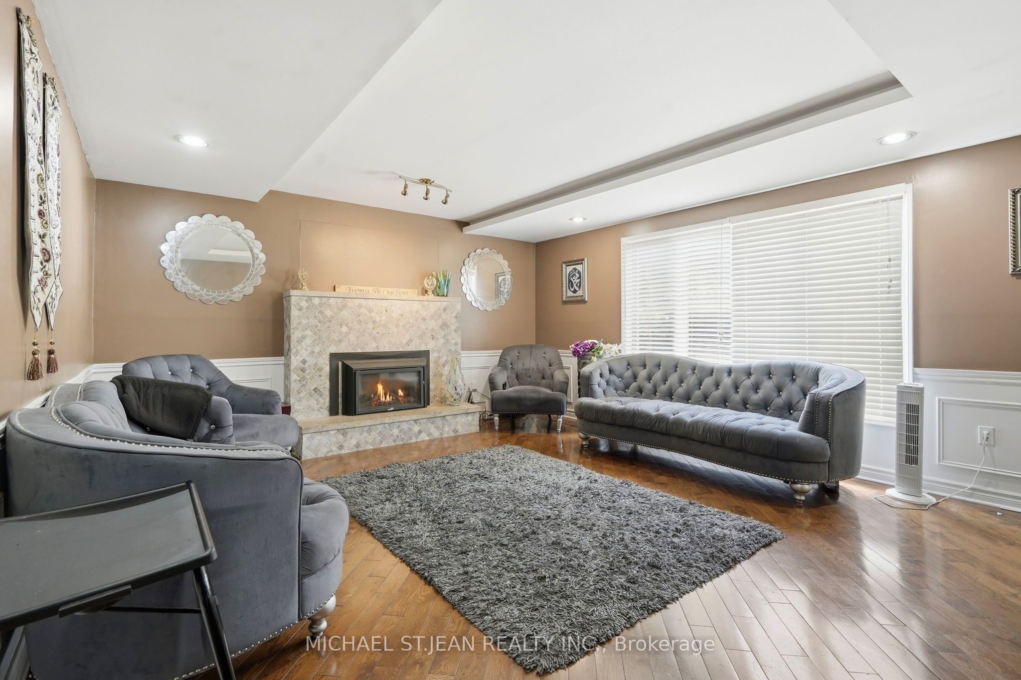 55 Woodside Square Property Photo 17