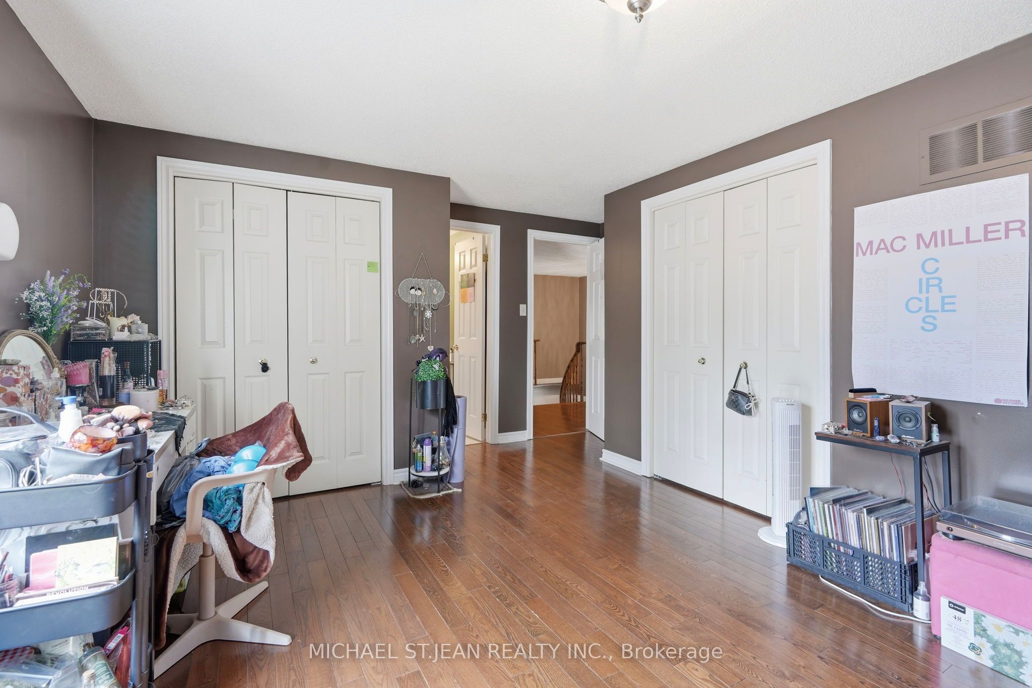 55 Woodside Square Property Photo 31