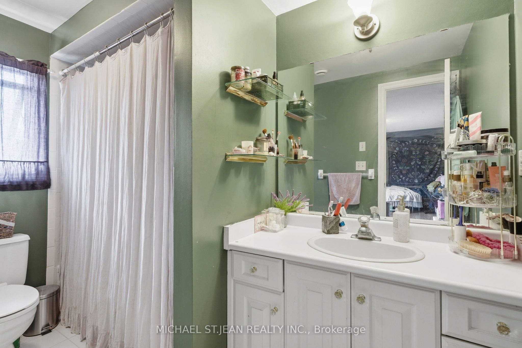 55 Woodside Square Property Photo 32
