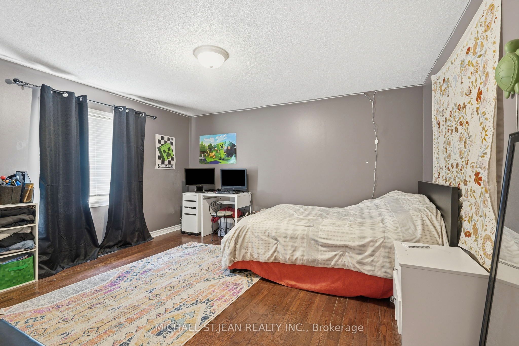 55 Woodside Square Property Photo 33