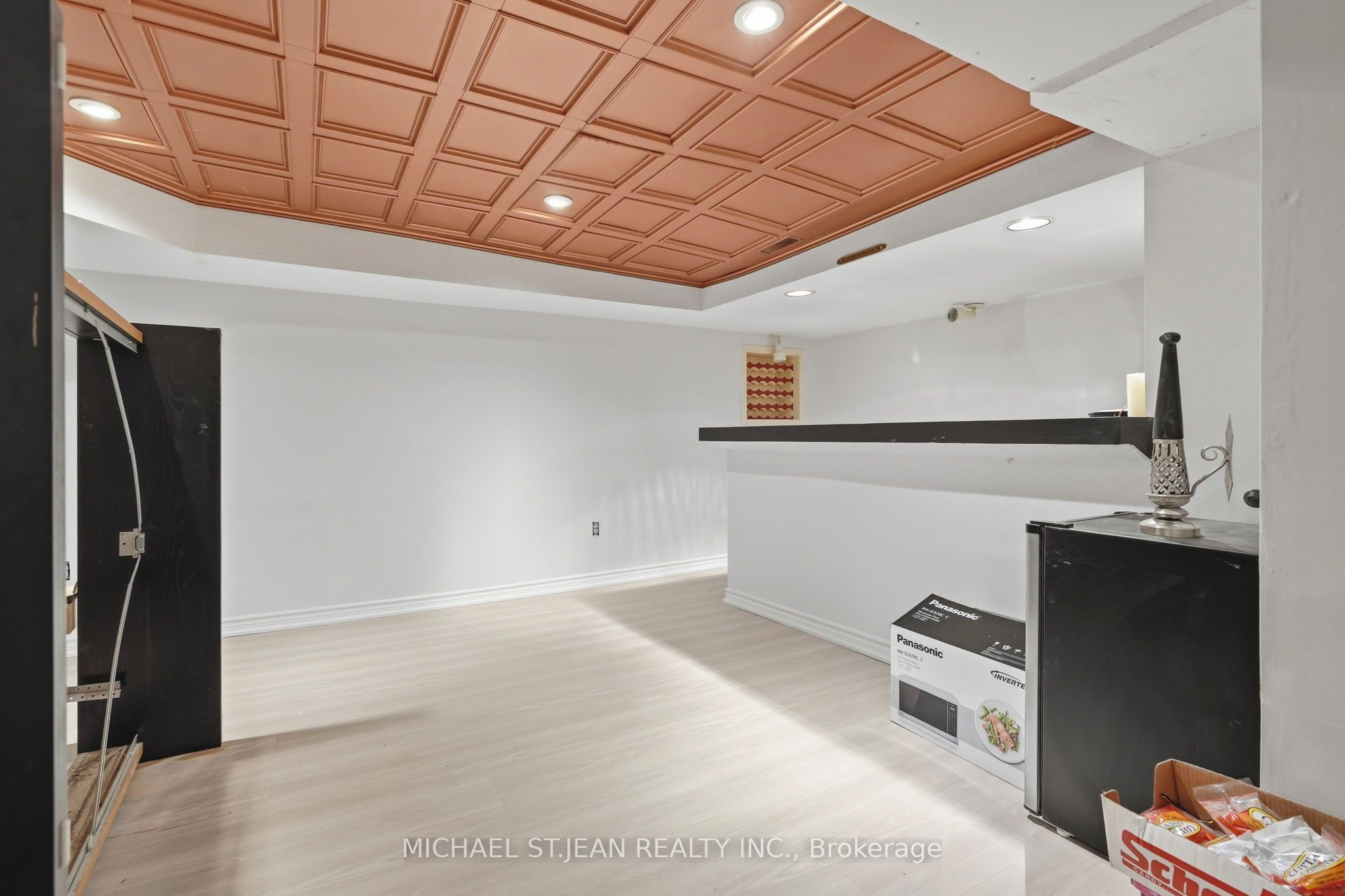 55 Woodside Square Property Photo 42