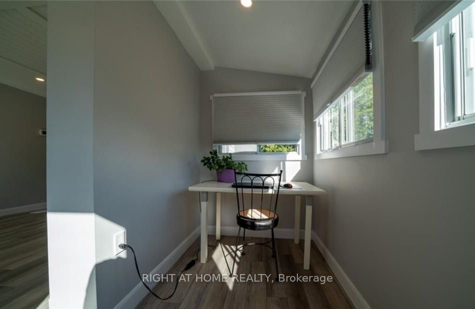48 Ridley Street E Property Photo 4