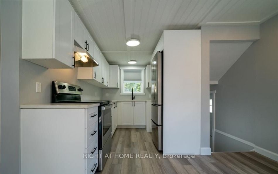 48 Ridley Street E Property Photo 8