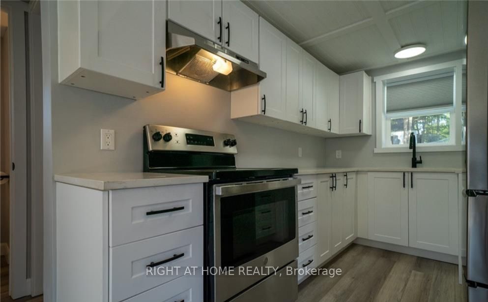 48 Ridley Street E Property Photo 9