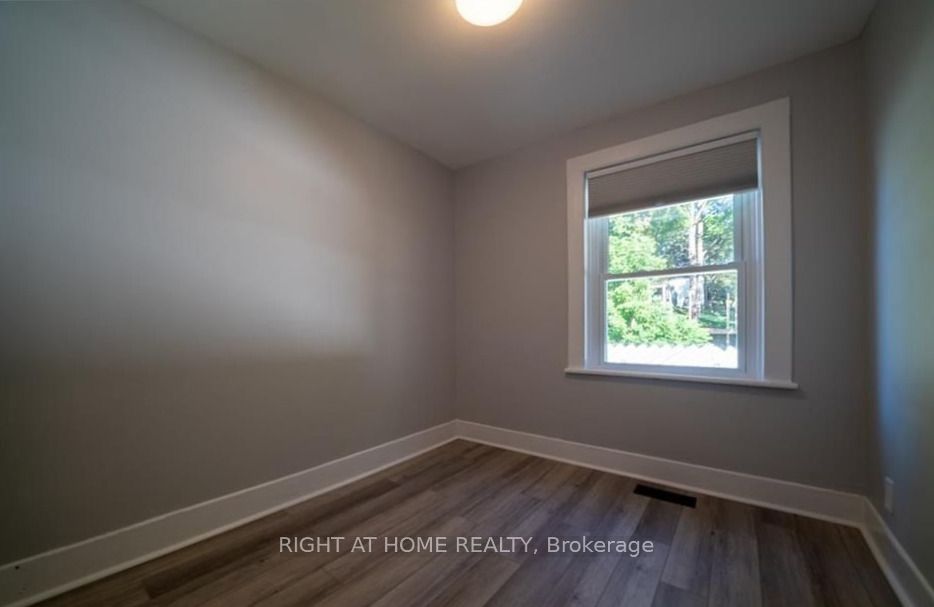 48 Ridley Street E Property Photo 10
