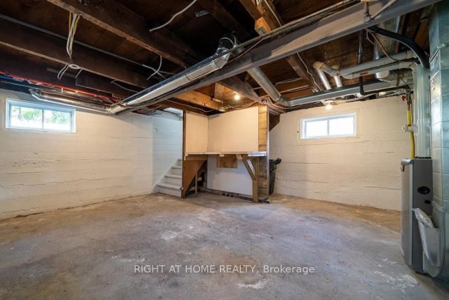 48 Ridley Street E Property Photo 15