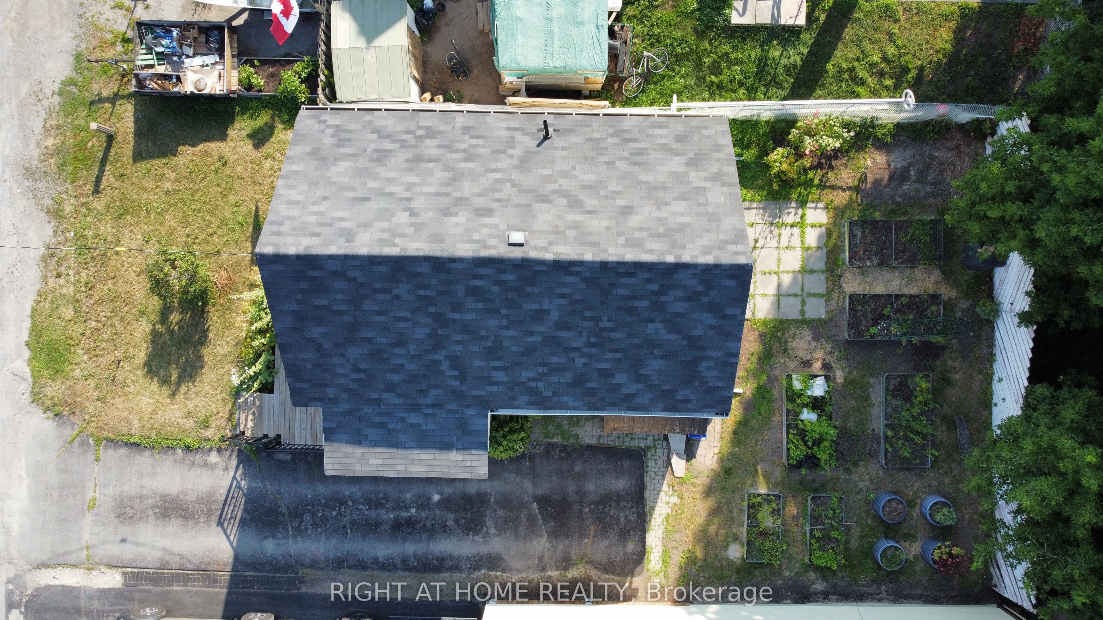 48 Ridley Street E Property Photo 16