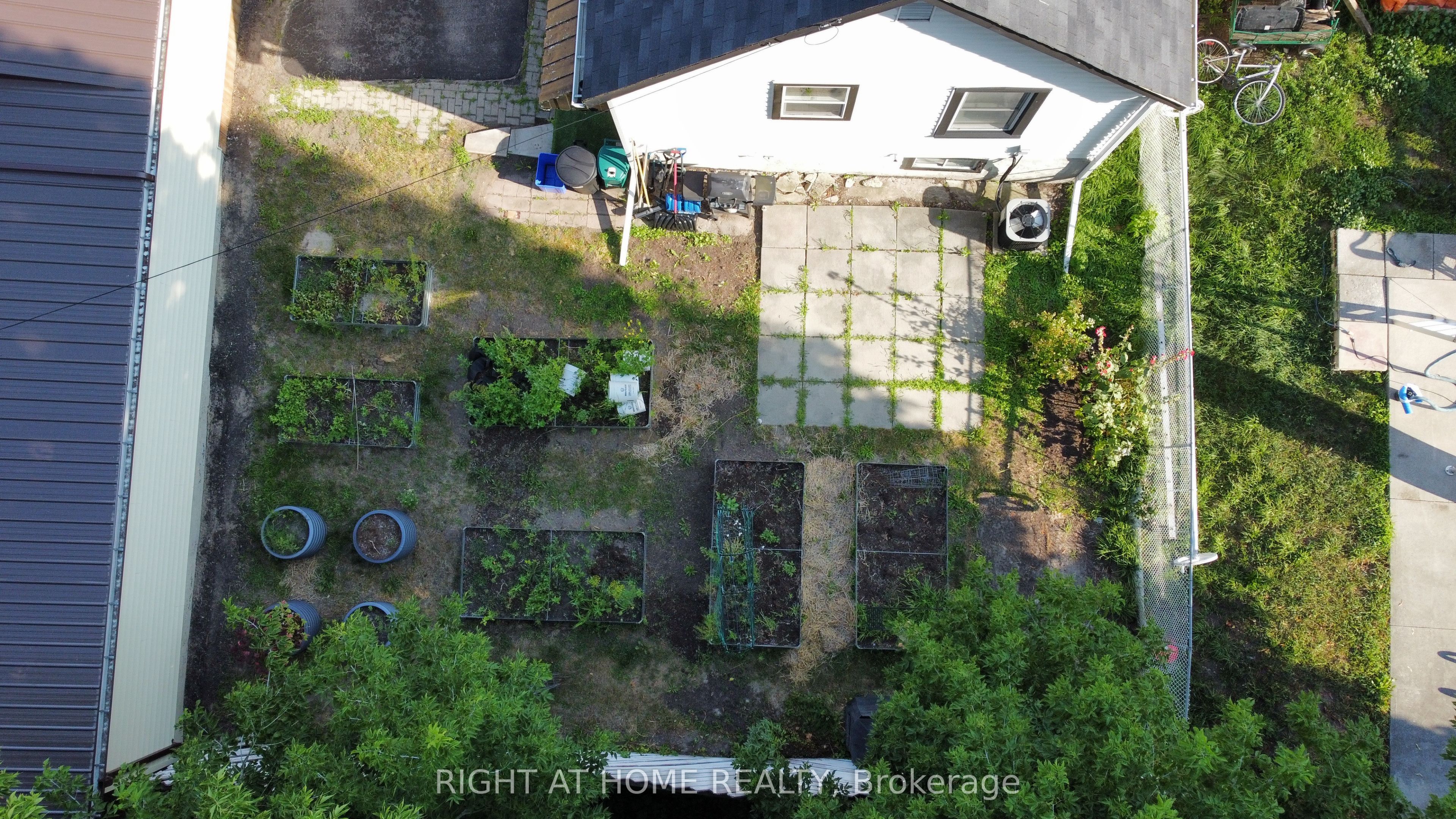 48 Ridley Street E Property Photo 17