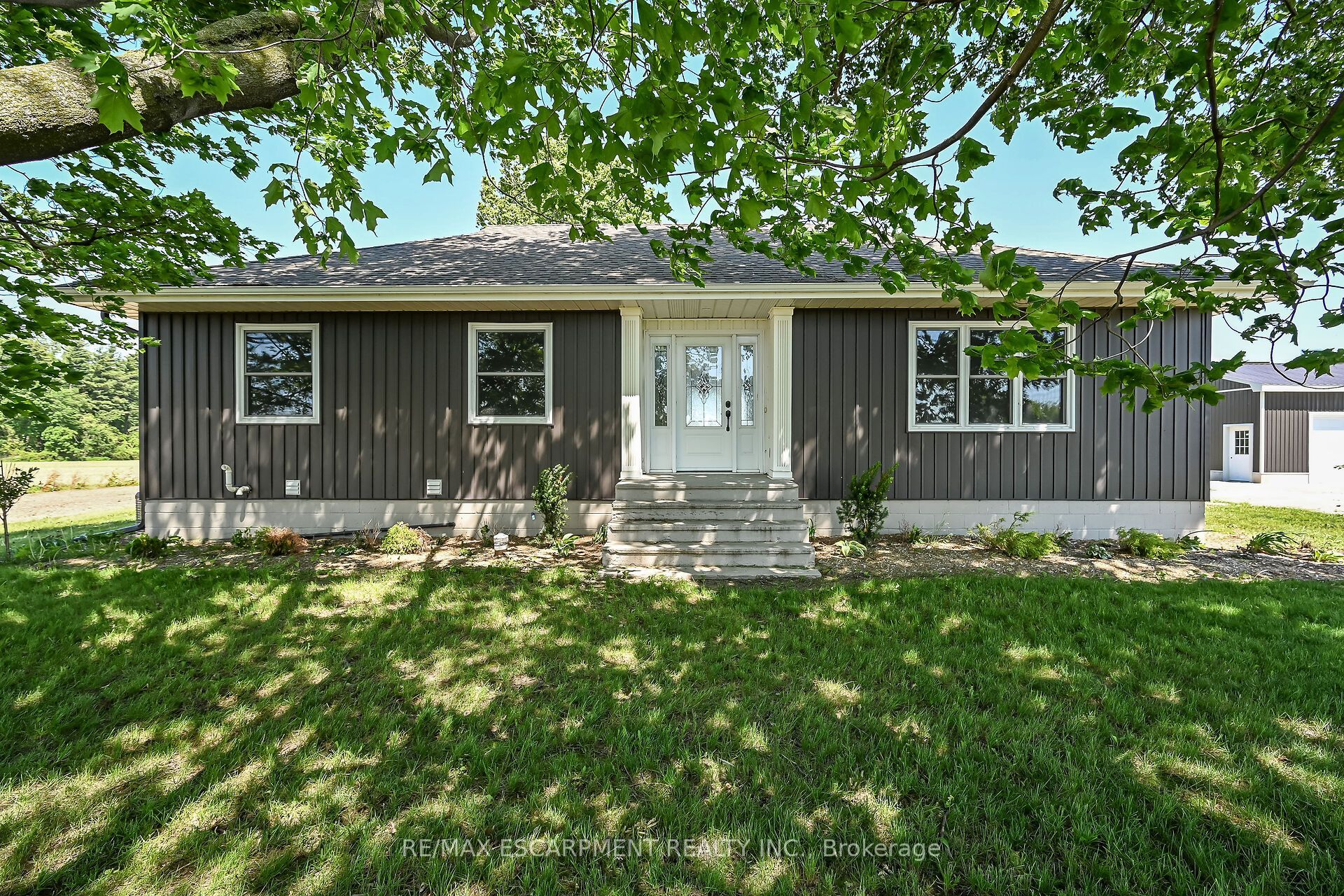 2336 Cockshutt Road Property Photo 1