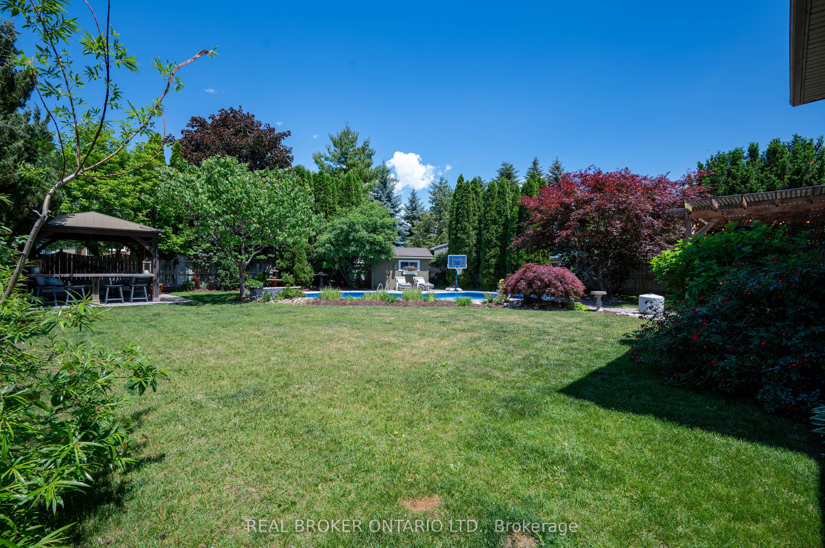 6 Pioneer Tower Crescent Property Photo 10