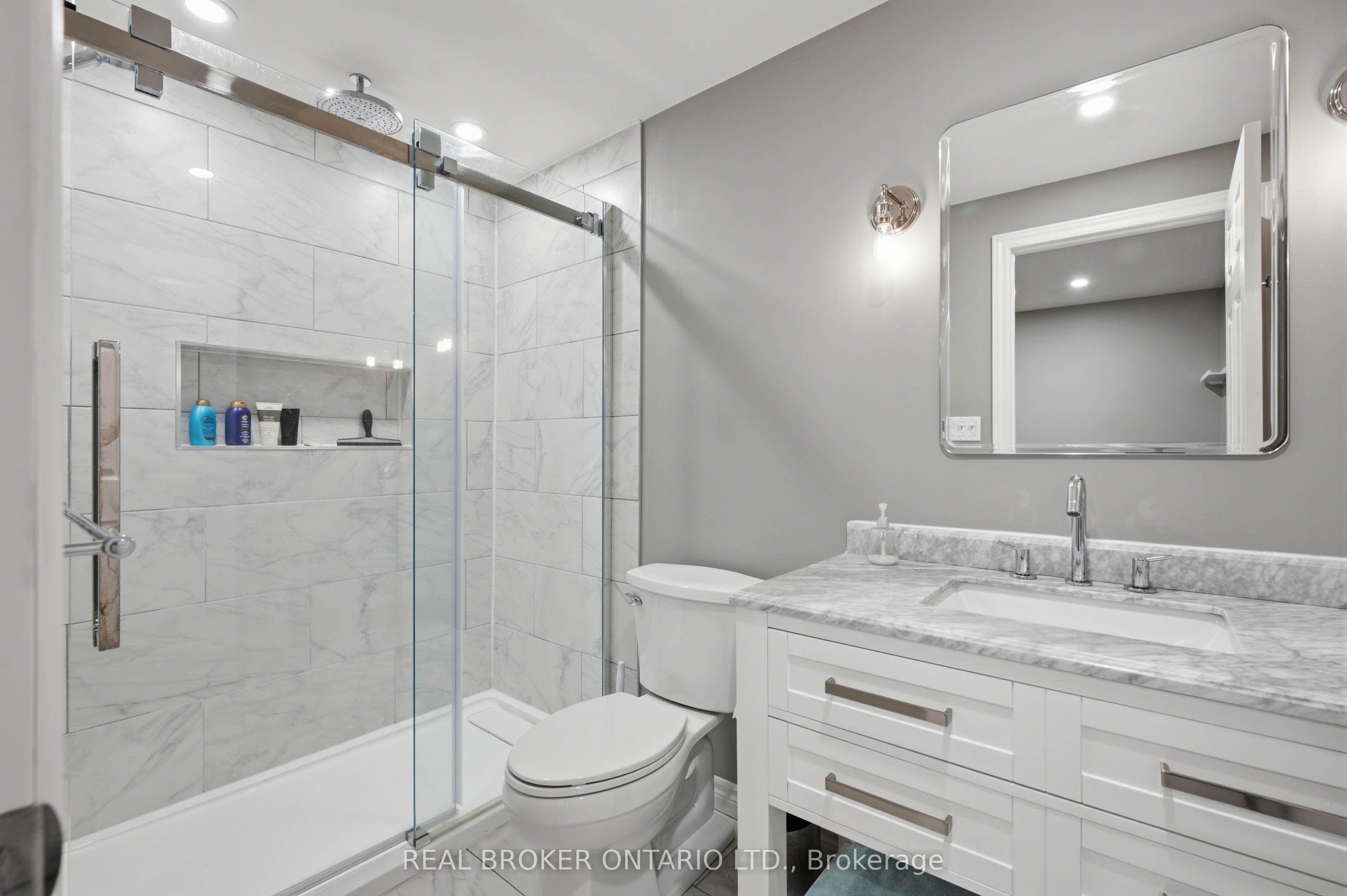 6 Pioneer Tower Crescent Property Photo 47