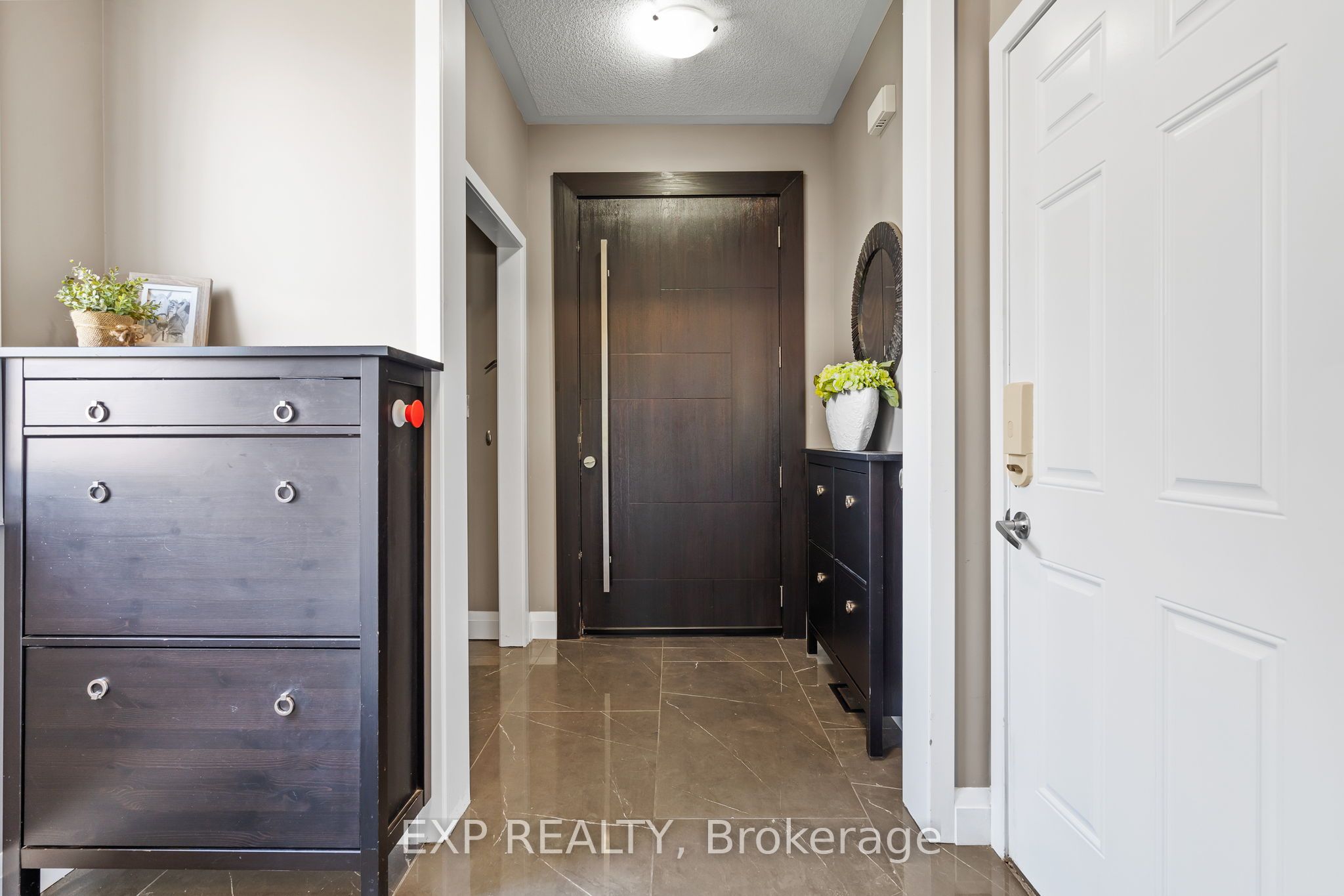 28 Ohara Lane Property Photo 6