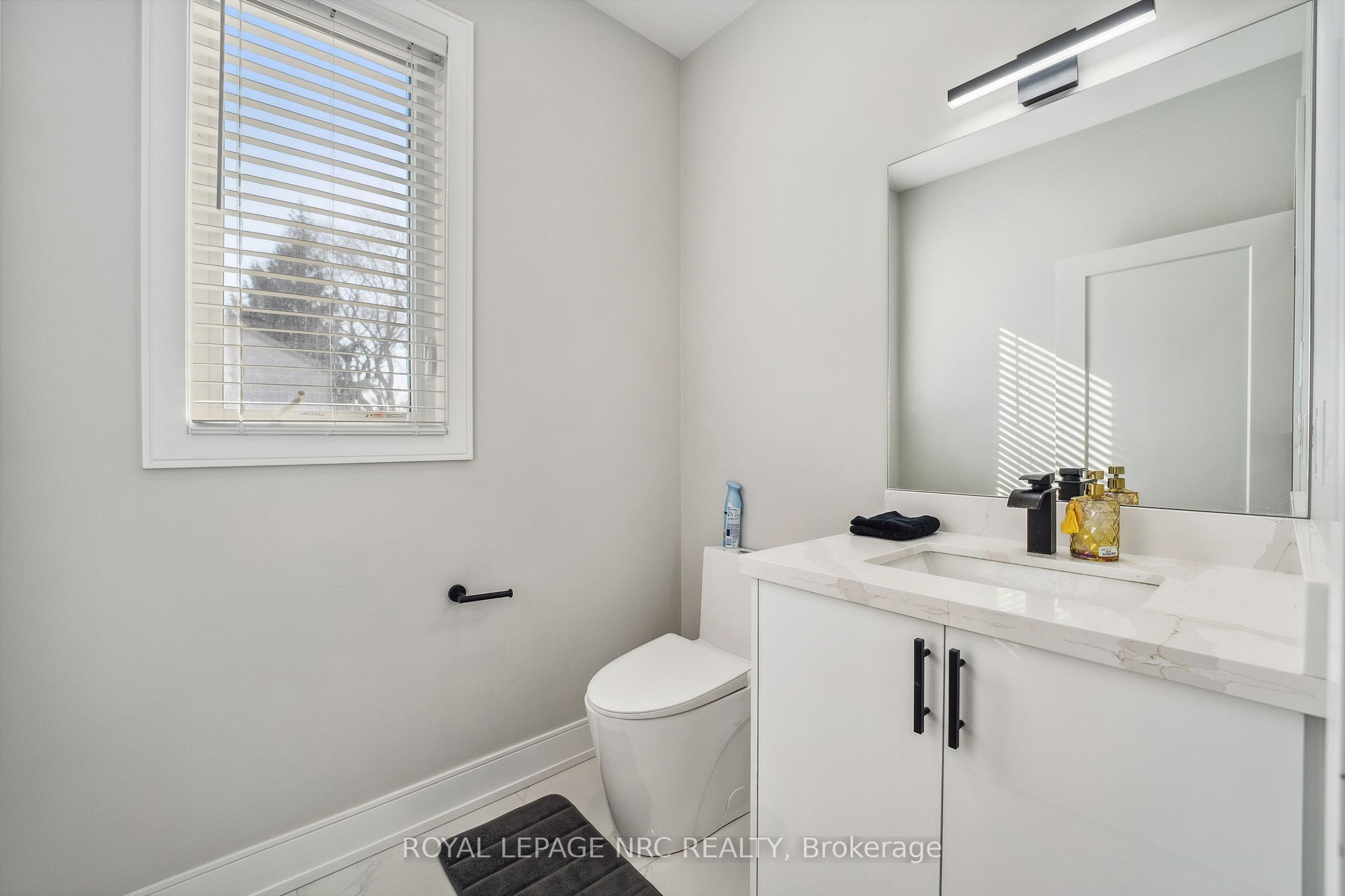 668 Quaker Road Property Photo 12