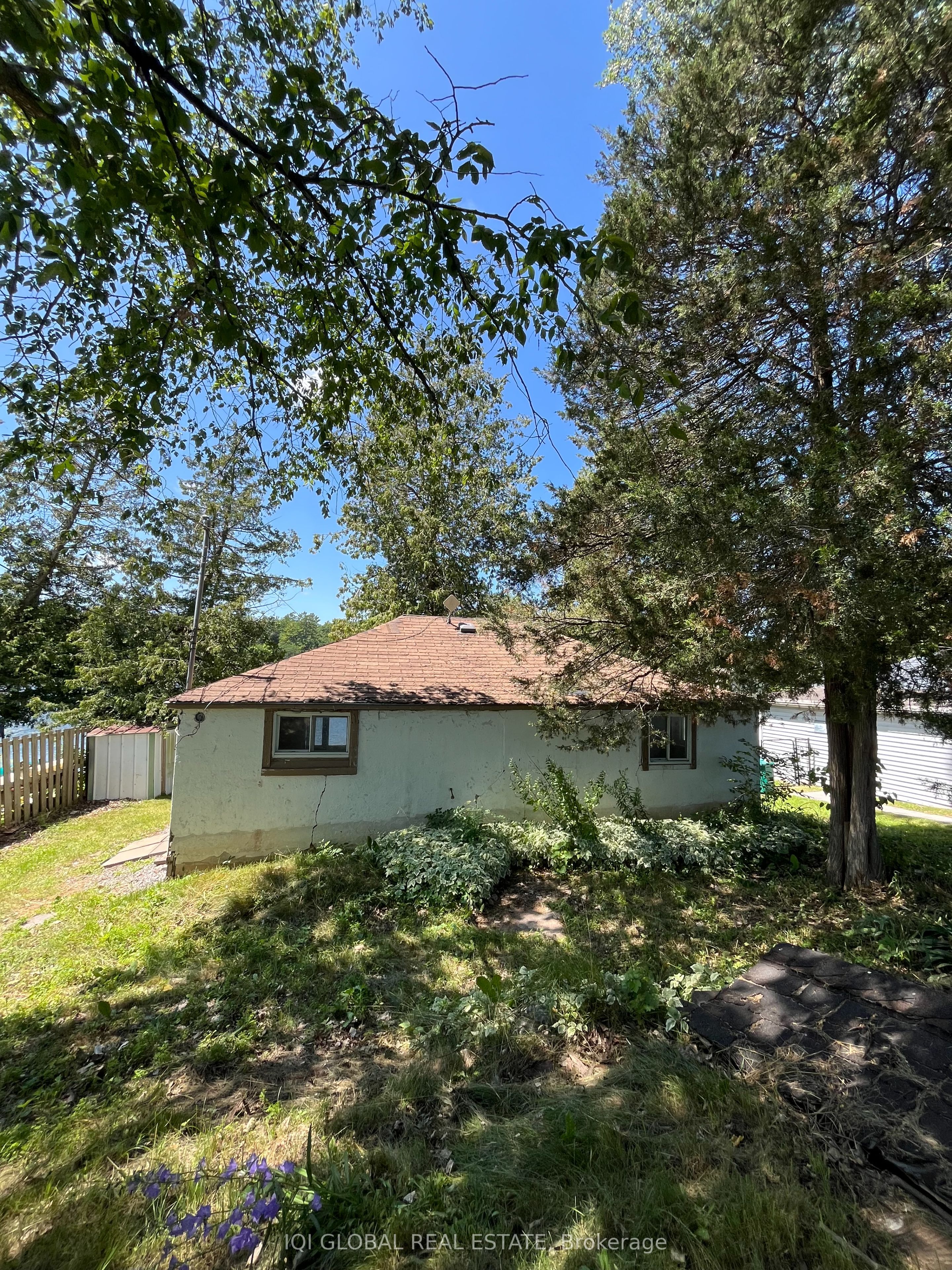 24 Pines Lane Property Photo 3