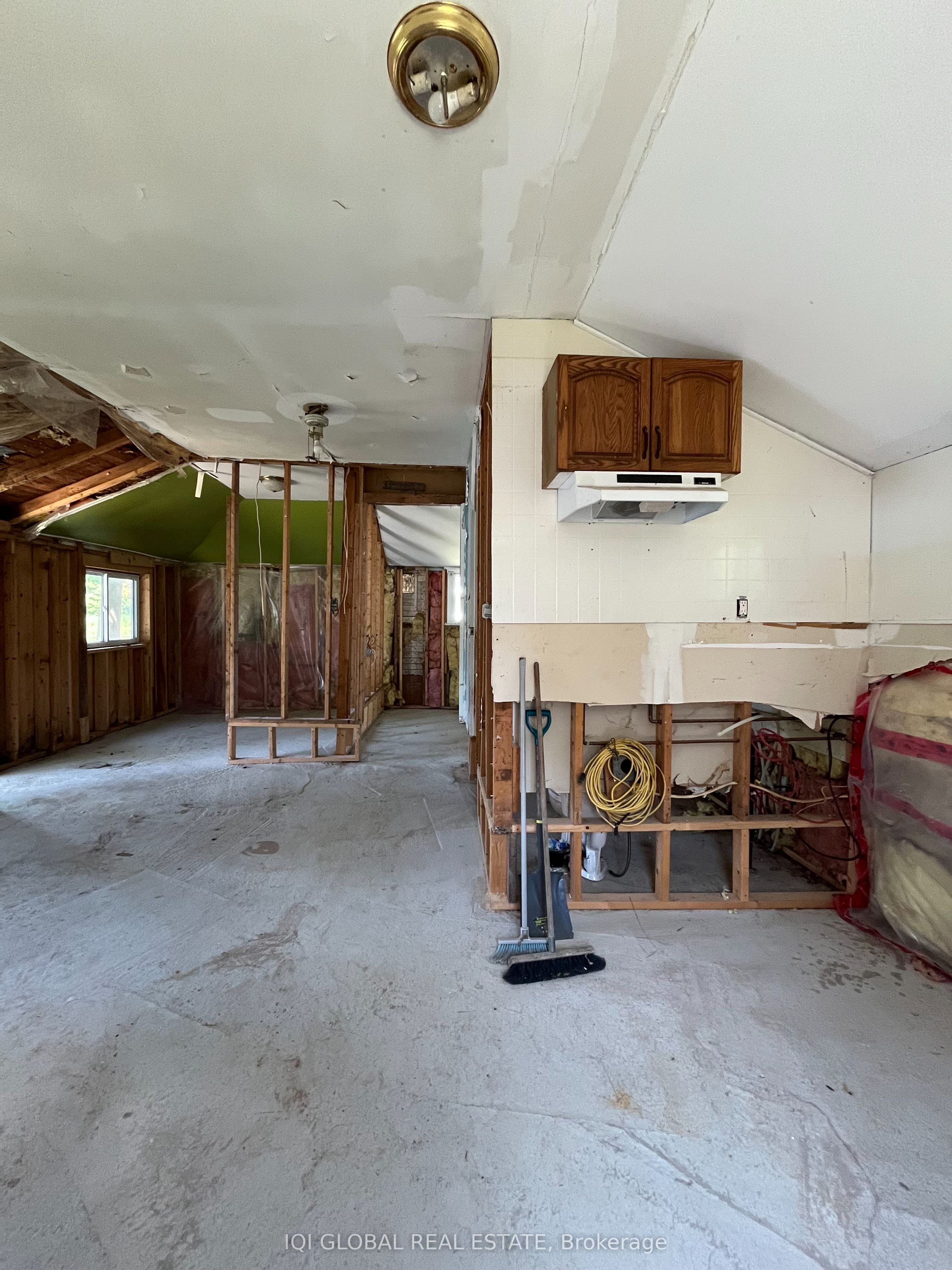 24 Pines Lane Property Photo 9
