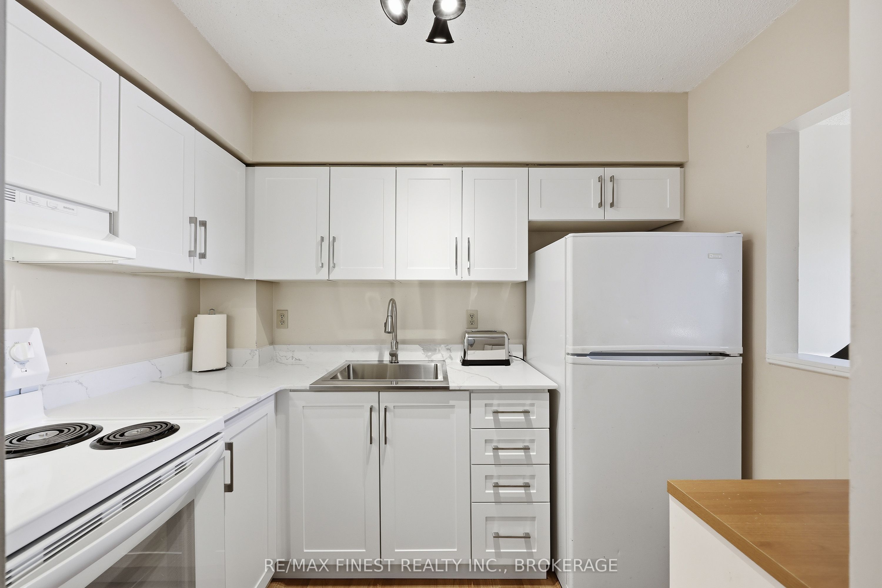 745 Davis Drive 610 Property Photo 14