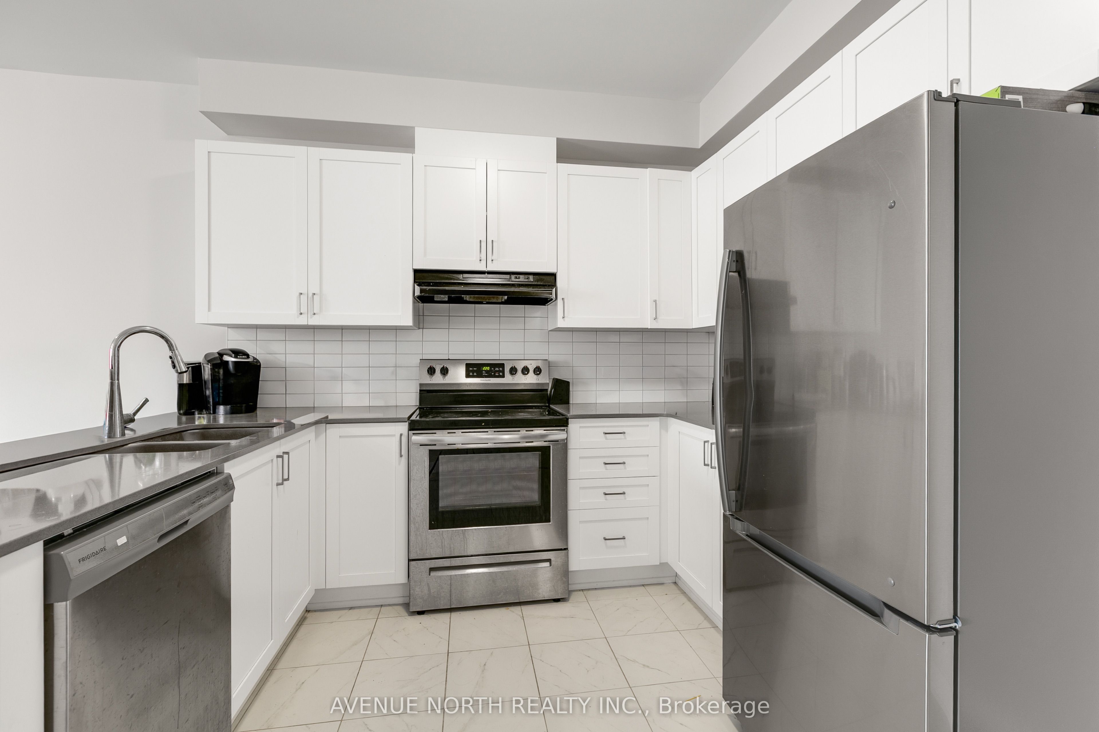 834 Bascule Place Property Photo 5