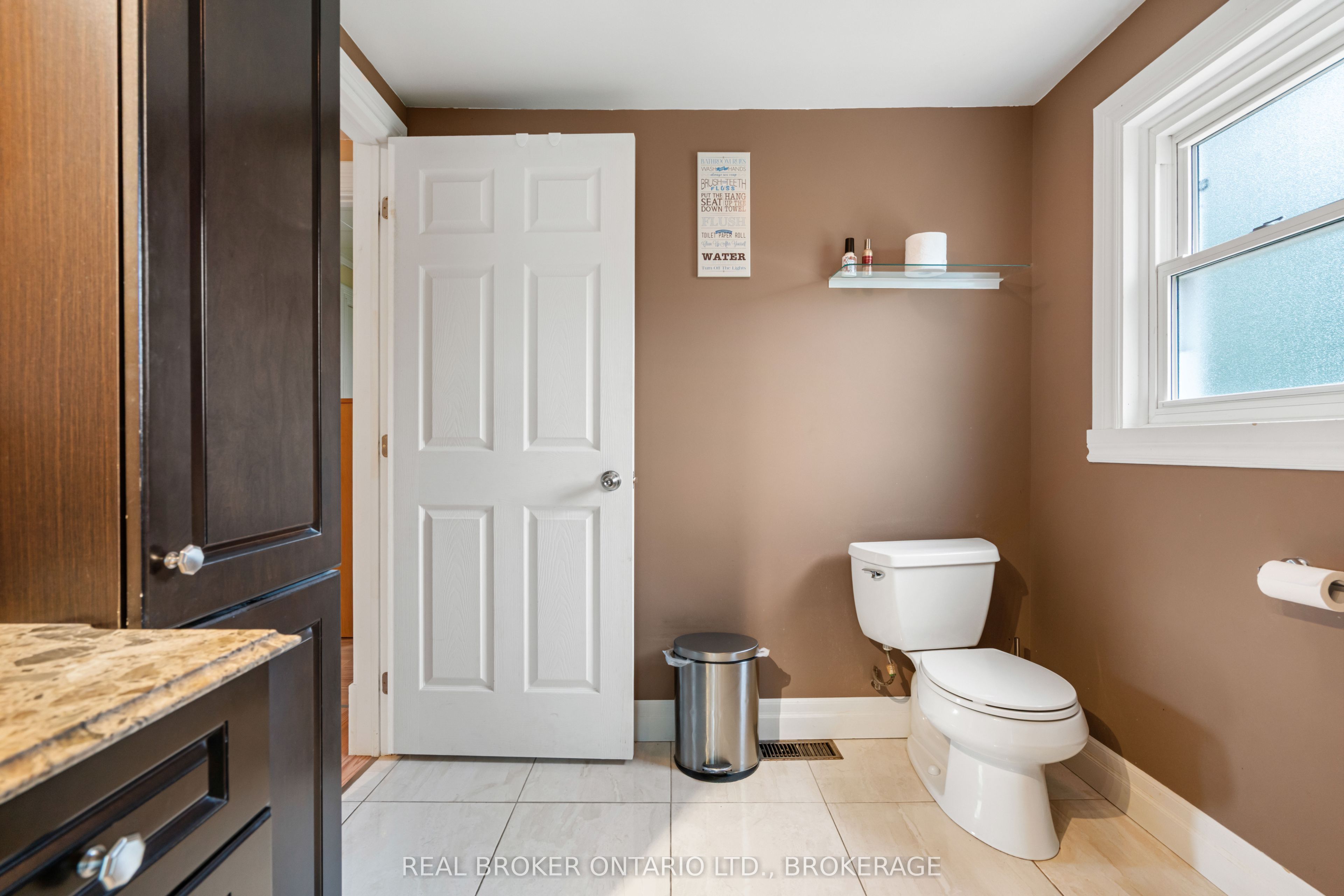 9 Spruce Street Property Photo 23