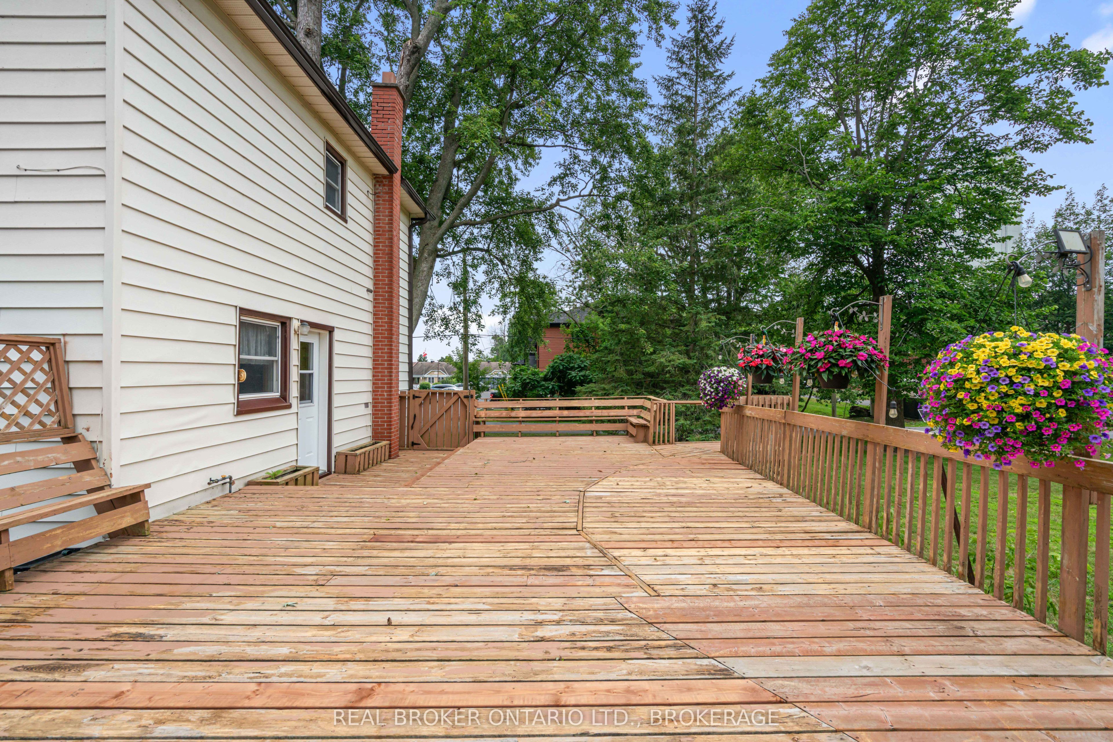 9 Spruce Street Property Photo 25