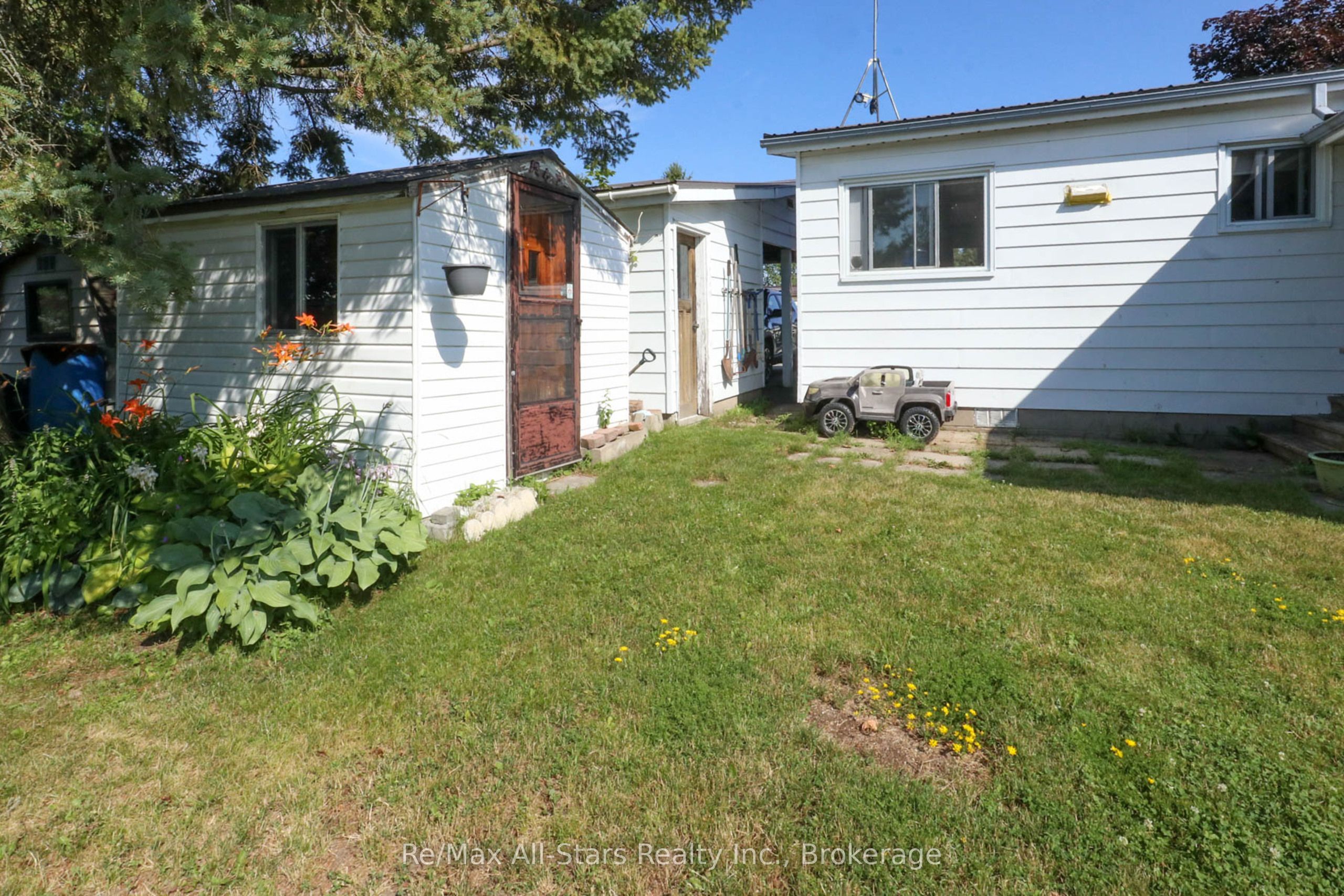 7 Cedar Street Property Photo 14
