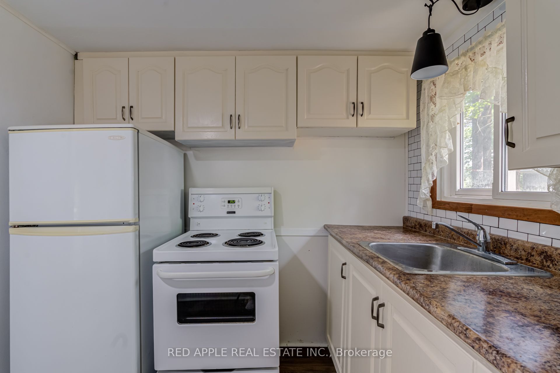 17568 Hwy #41 Property Photo 13