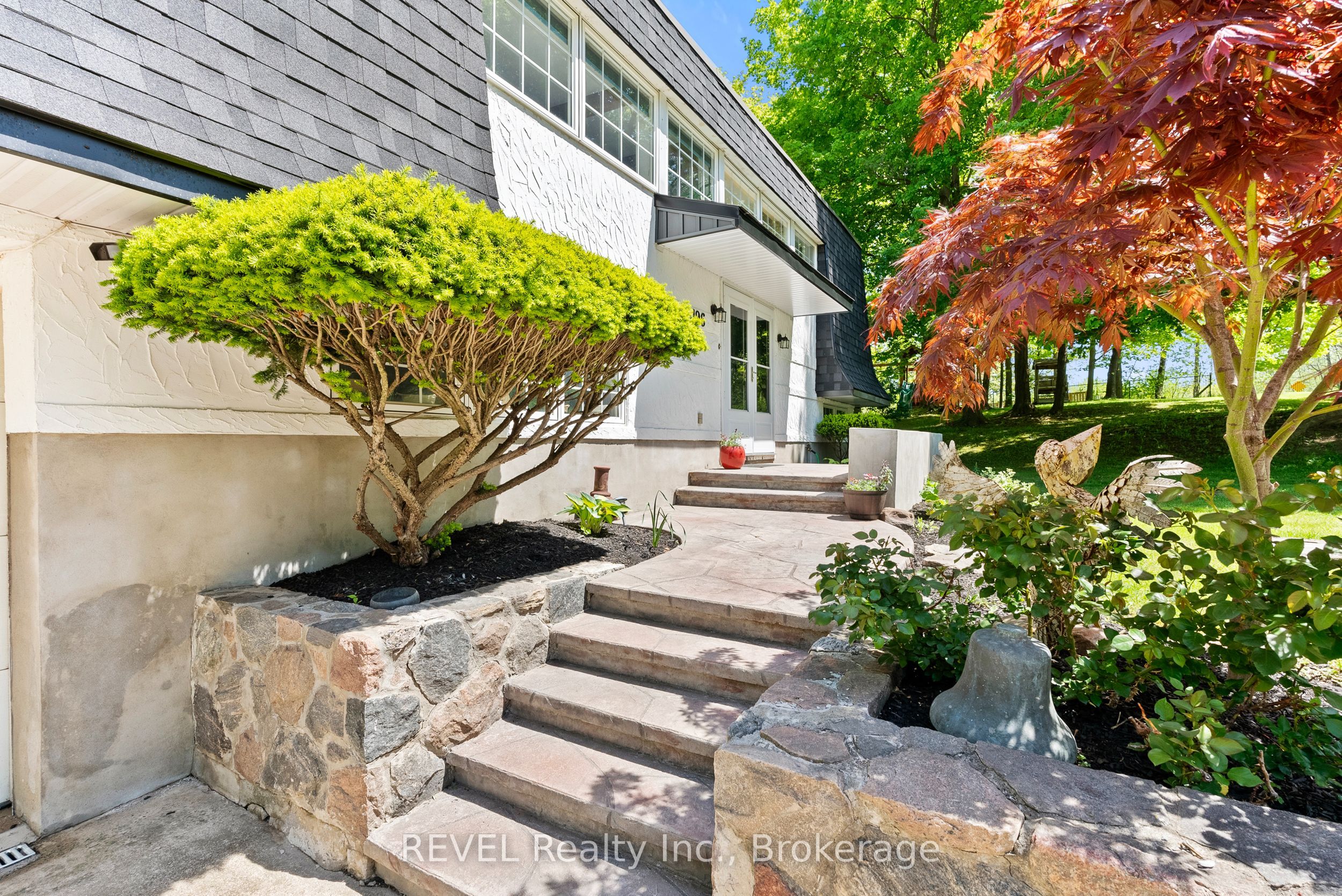 196 Warner Road Property Photo 8