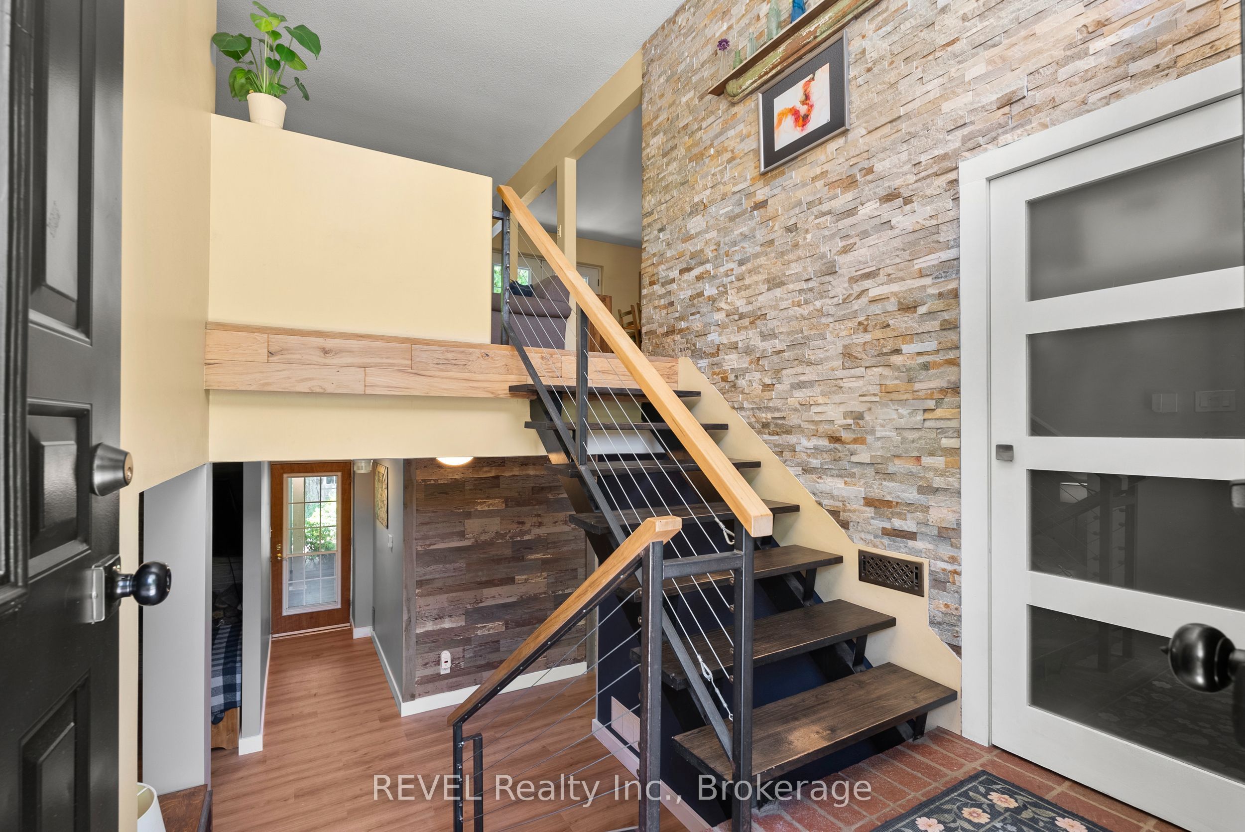 196 Warner Road Property Photo 9