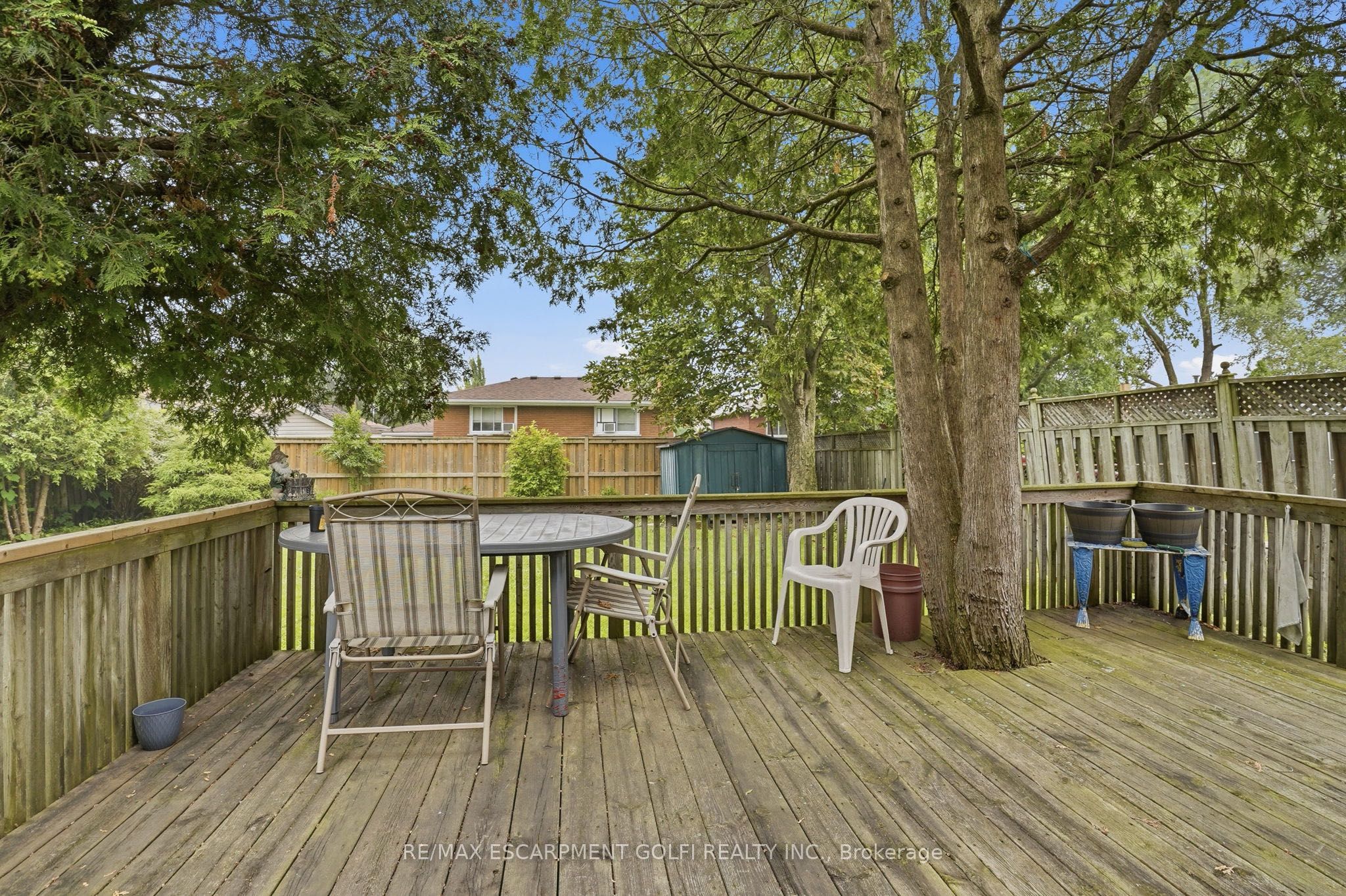 834 Mohawk Road E Property Photo 5