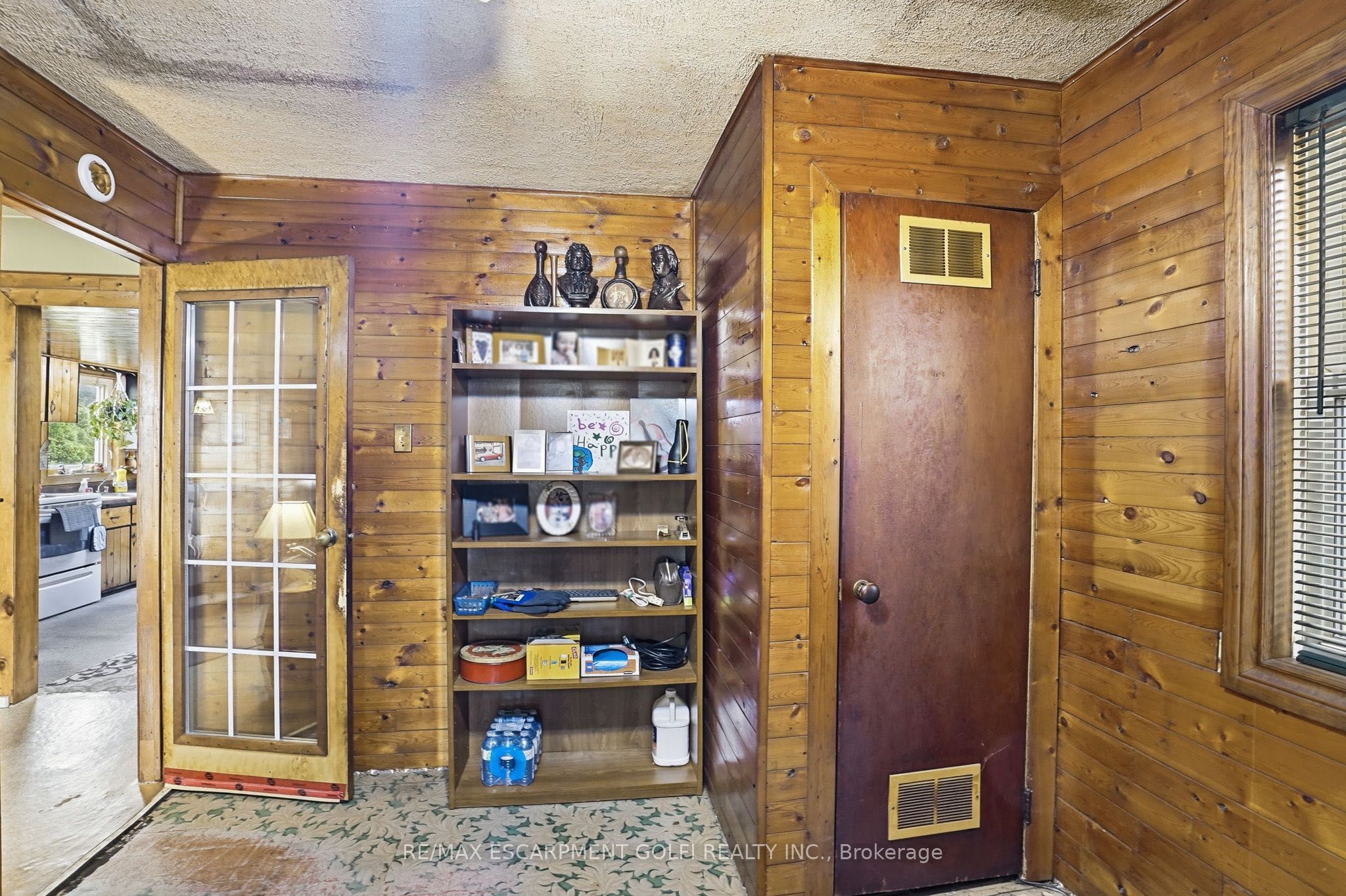 834 Mohawk Road E Property Photo 21