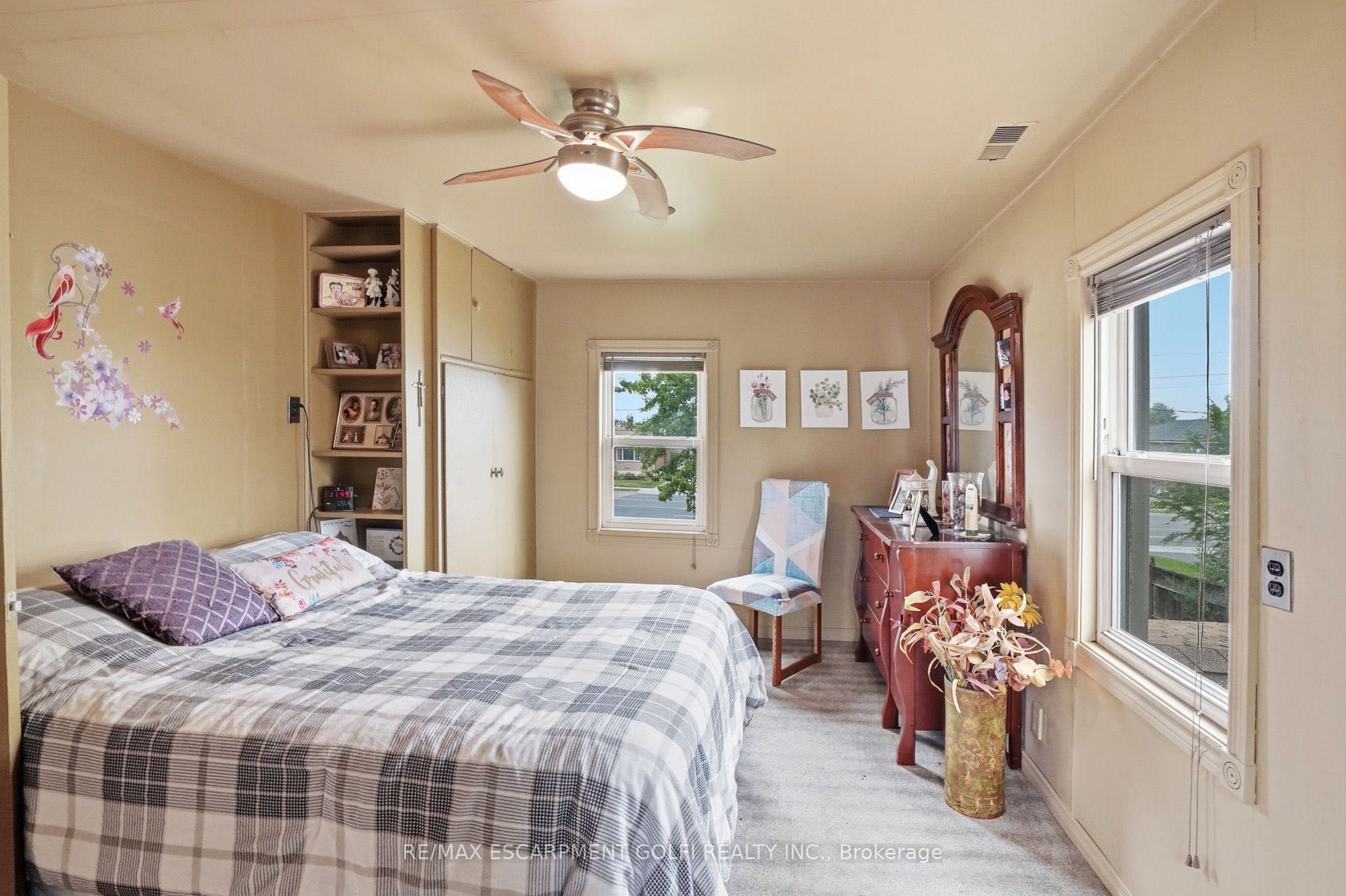 834 Mohawk Road E Property Photo 22