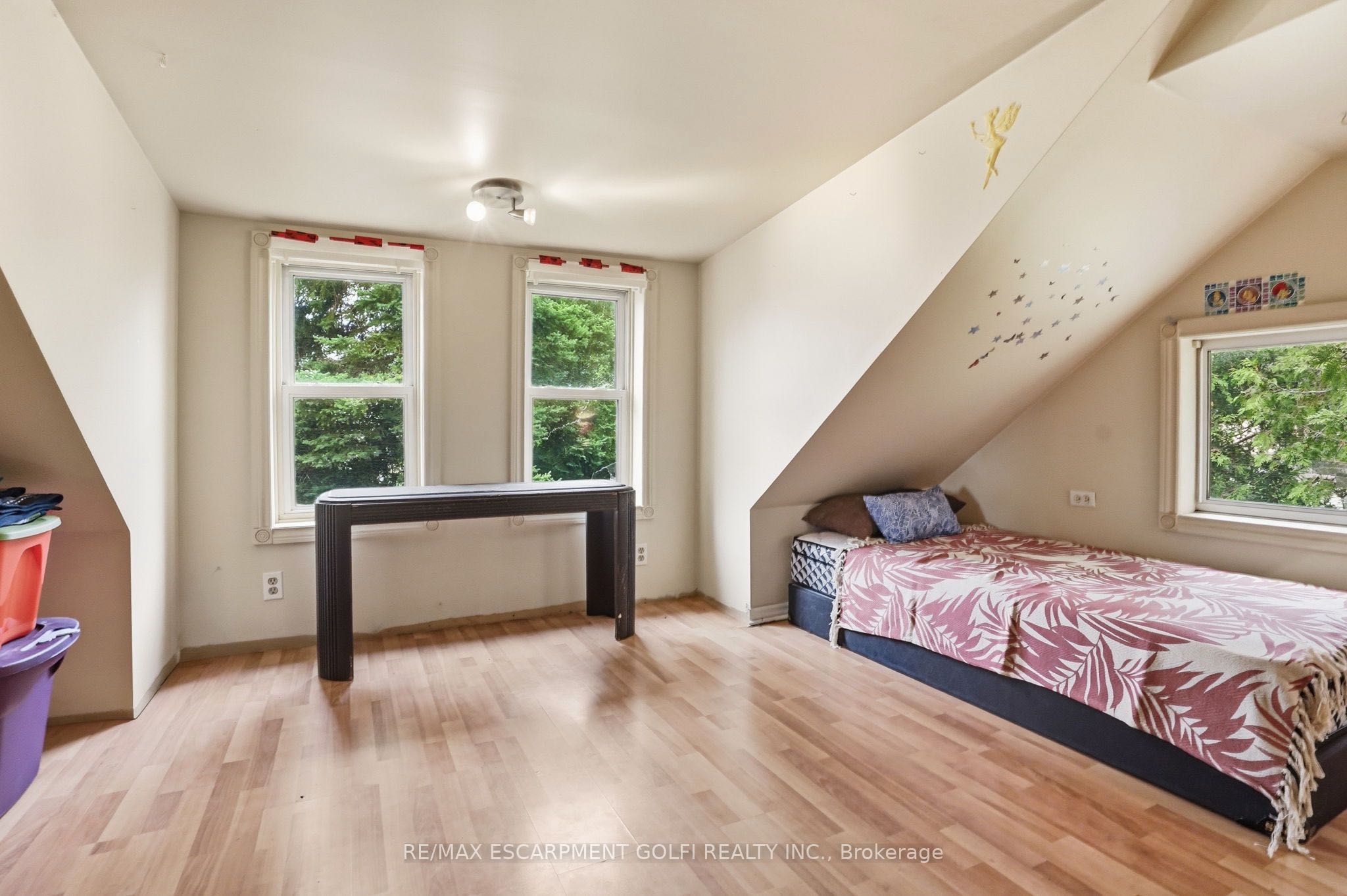 834 Mohawk Road E Property Photo 24