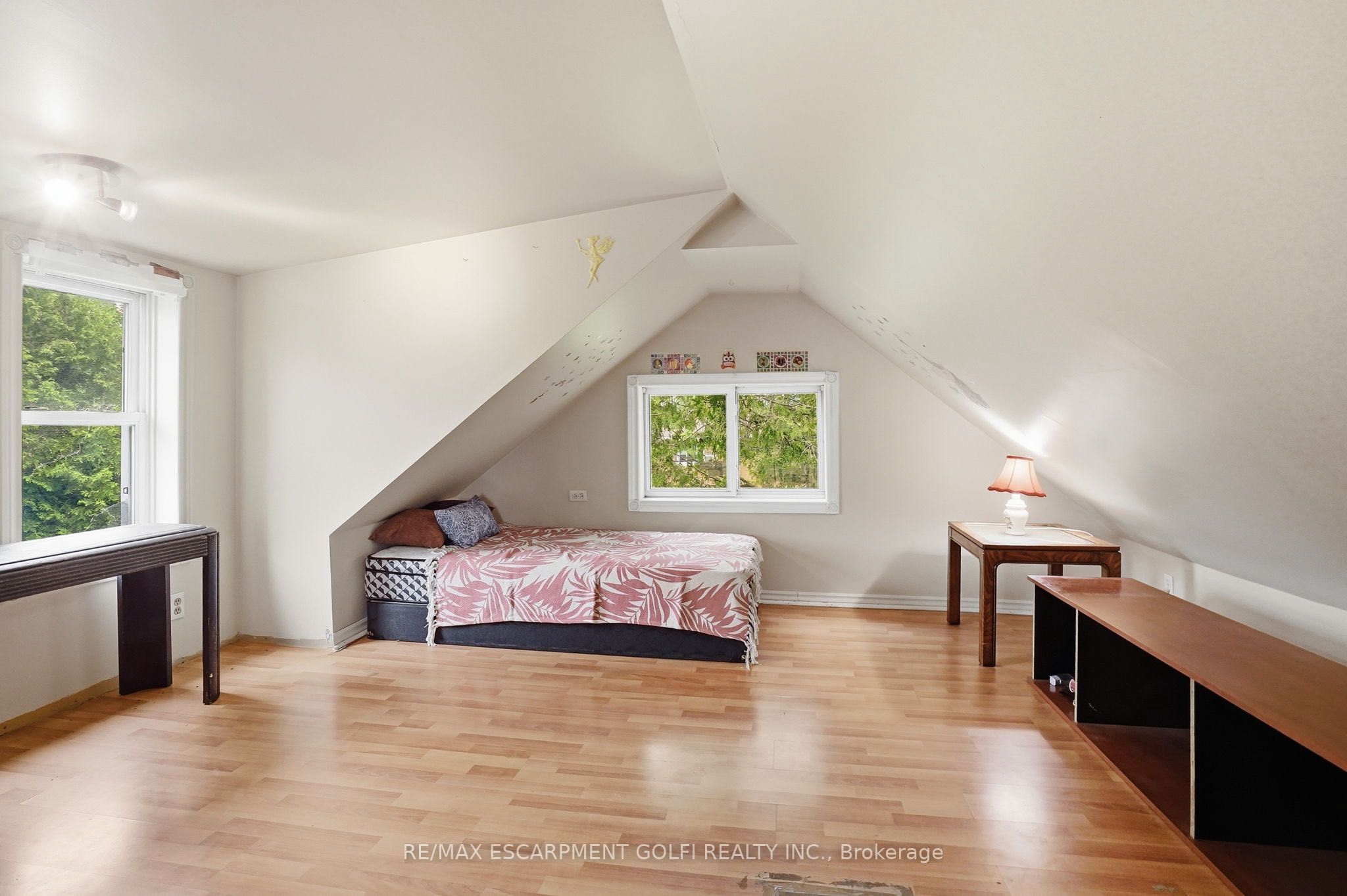 834 Mohawk Road E Property Photo 25