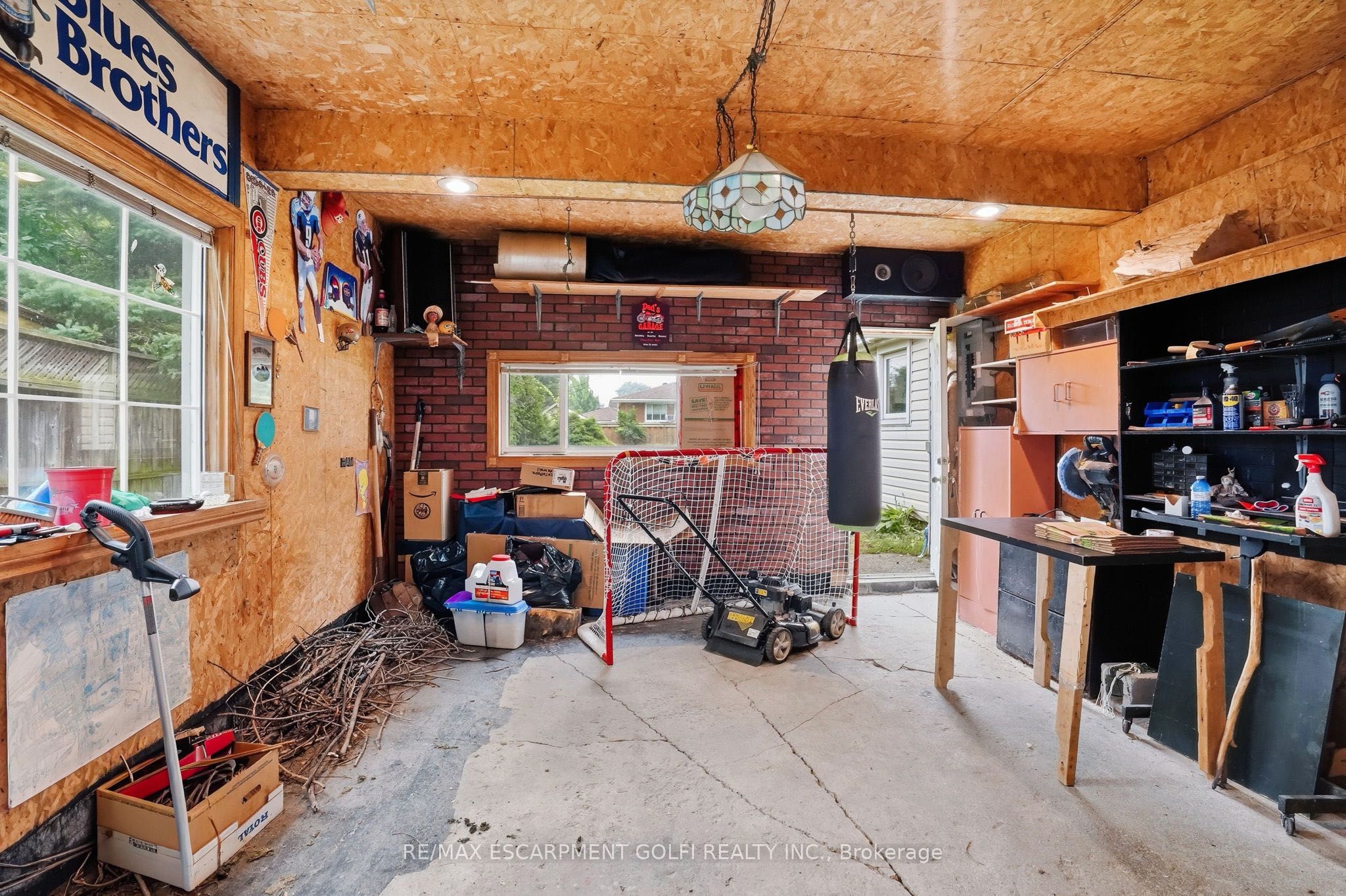 834 Mohawk Road E Property Photo 29
