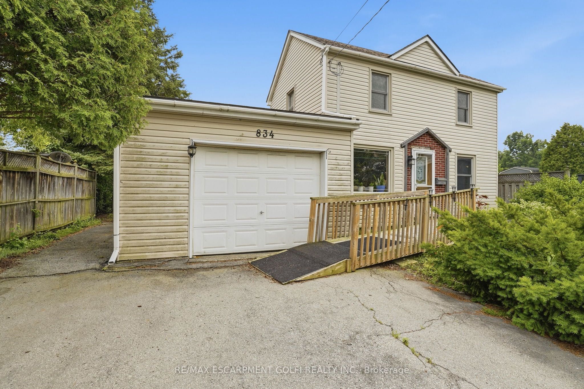 834 Mohawk Road E Property Photo 30