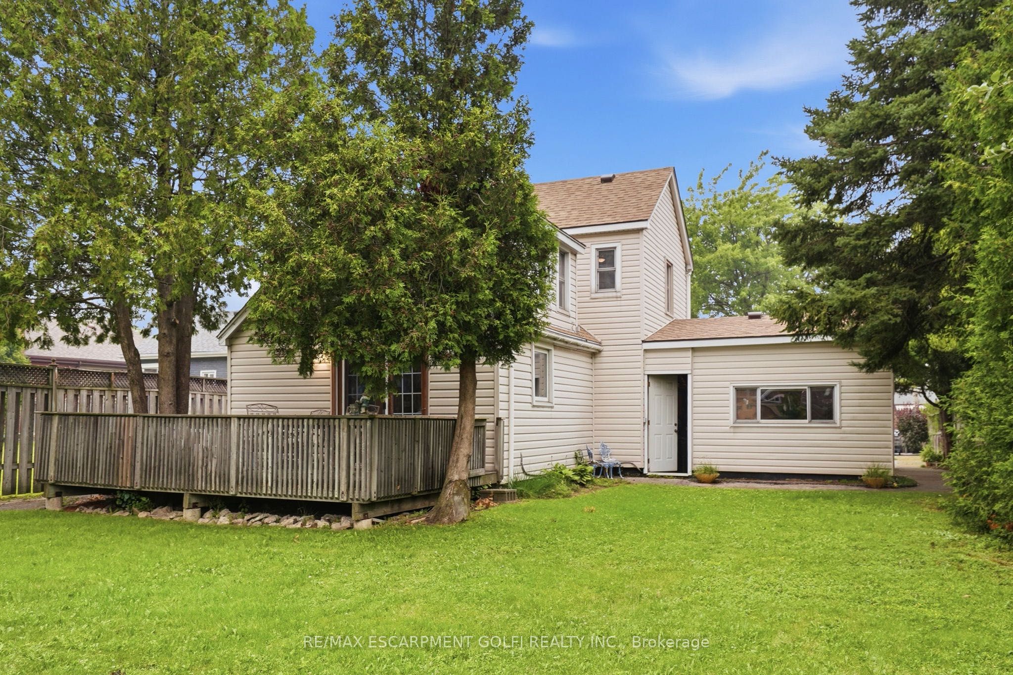 834 Mohawk Road E Property Photo 31