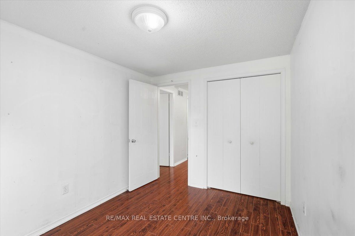 15 Roehampton Crescent Property Photo 13