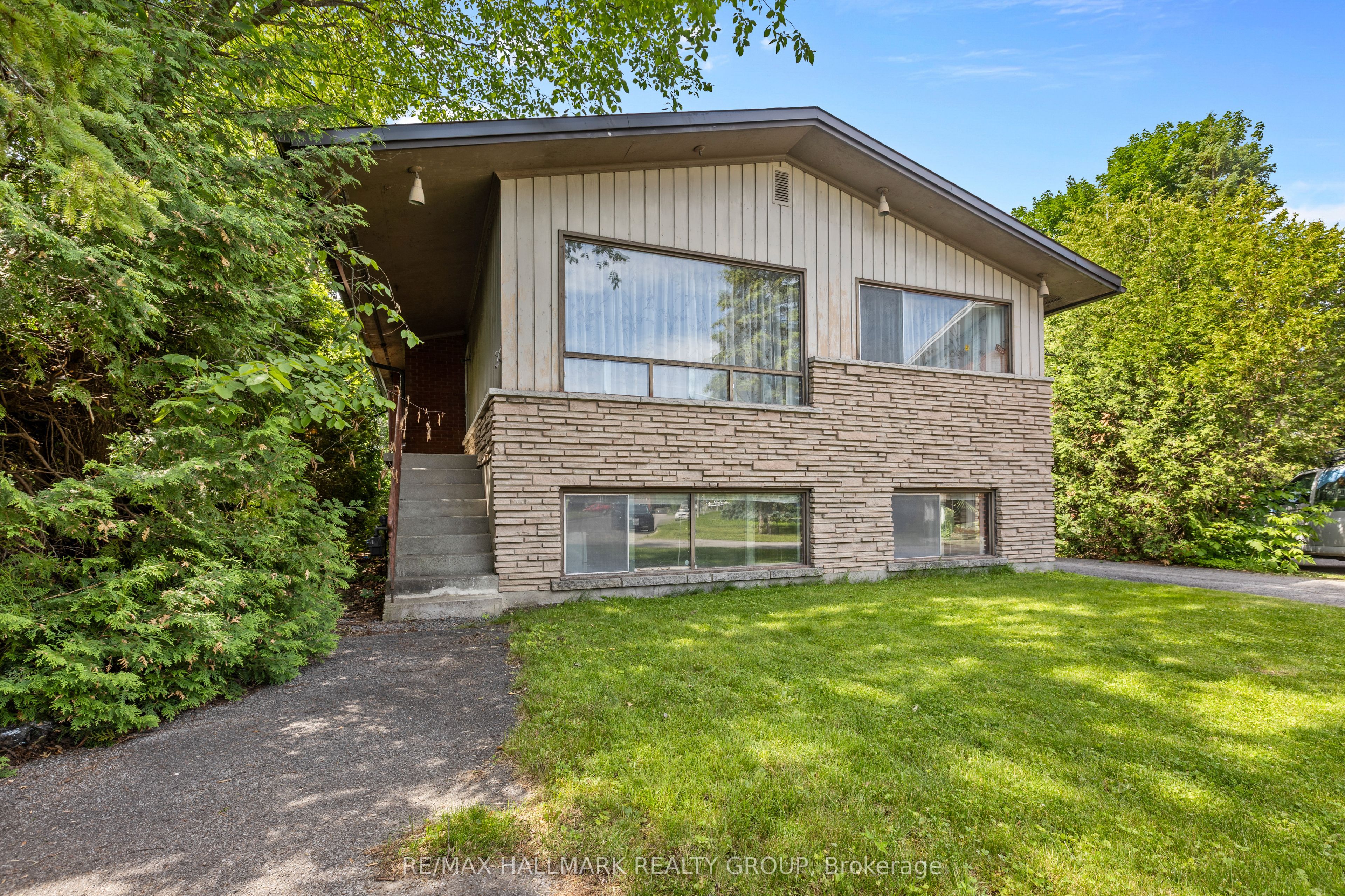 492 Vernon Avenue Property Photo 1