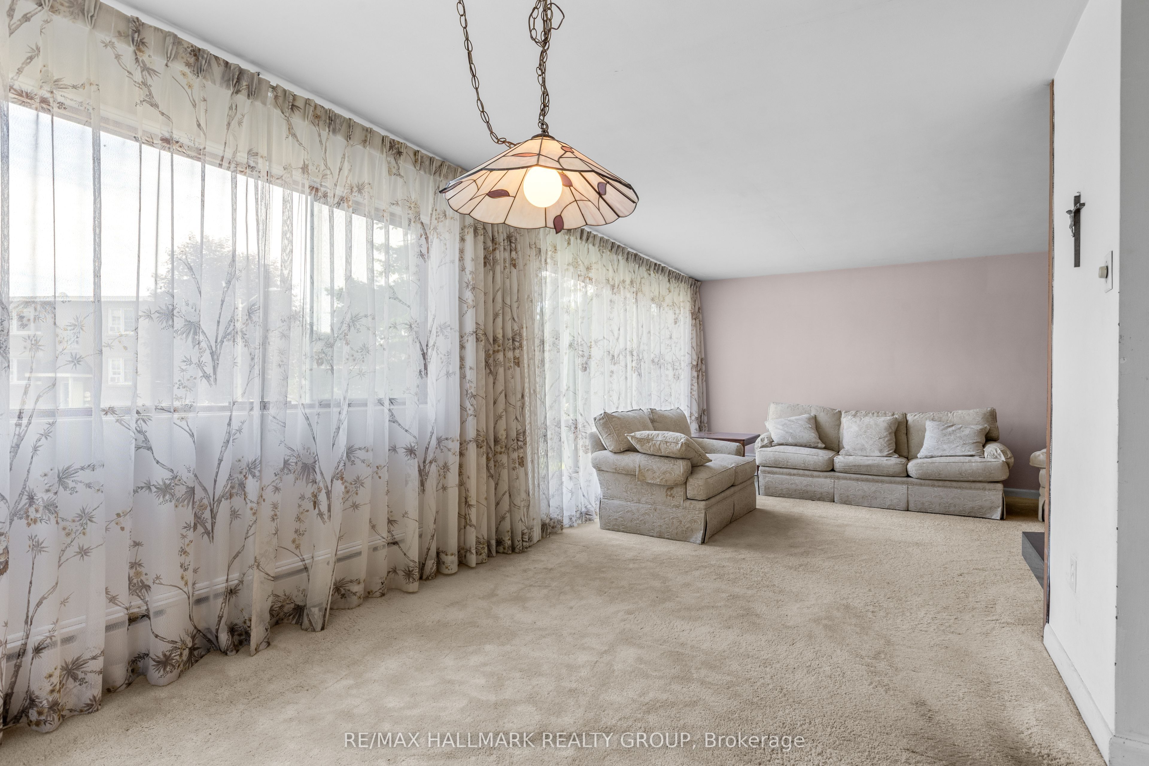 492 Vernon Avenue Property Photo 7