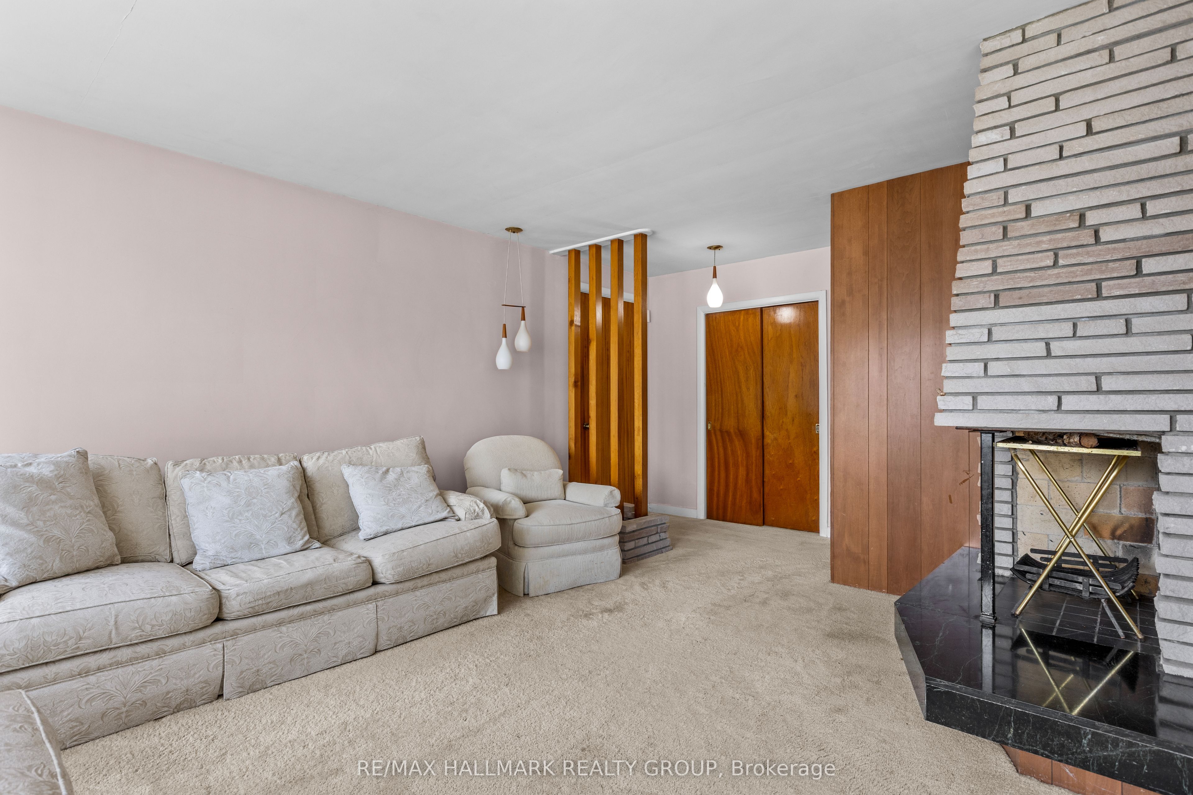492 Vernon Avenue Property Photo 8
