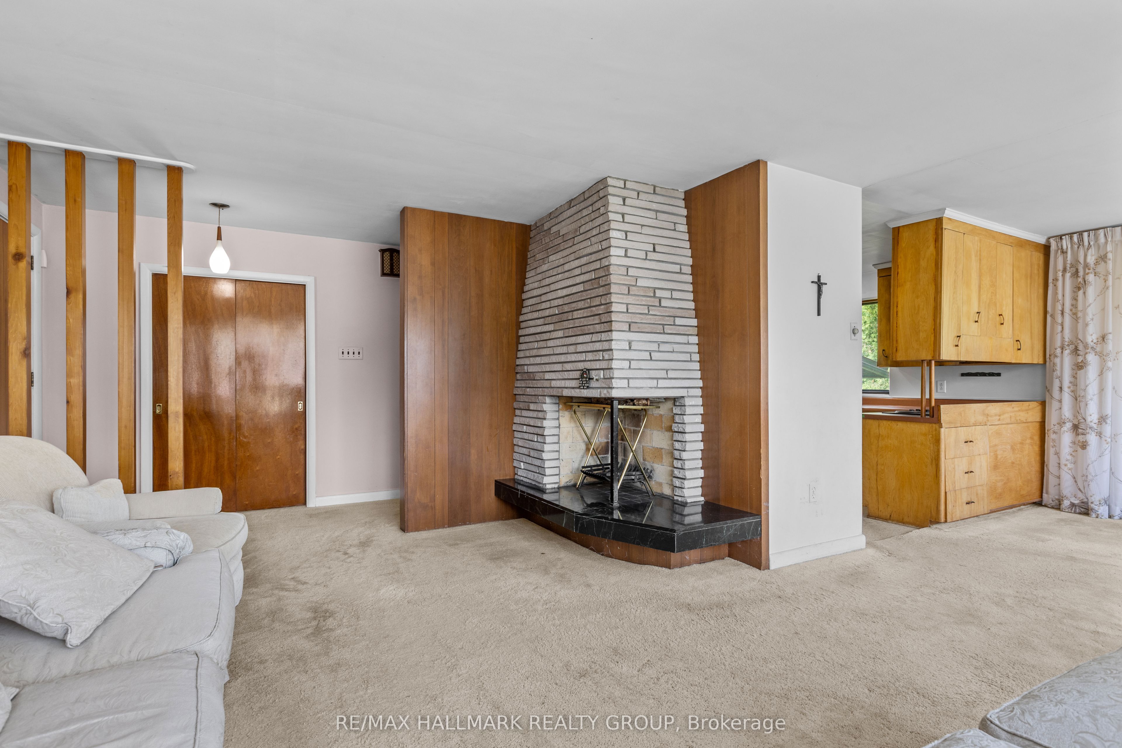 492 Vernon Avenue Property Photo 9